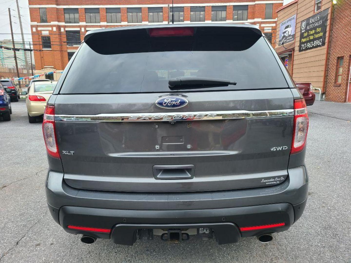 2015 GRAY FORD EXPLORER XLT (1FM5K8D89FG) with an 3.5L engine, Automatic transmission, located at 117 North Cameron Street, Harrisburg, PA, 17101, (717) 963-8962, 40.266762, -76.875259 - WE FINANCE!!! Good Credit/ Bad Credit/ No Credit - ALL Trade-Ins Welcomed!!! ***Guaranteed Credit Approval*** APPLY ONLINE or CALL us TODAY ;) Internet Prices and Marketplace Prices are SPECIAL discounted ***CASH DEALS*** Retail Prices are higher. Please call us to discuss your cash and finan - Photo#5