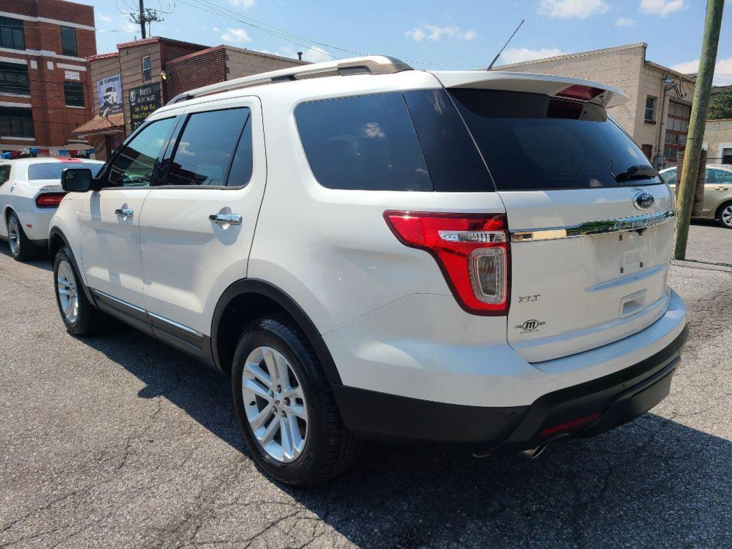 2015 WHITE FORD EXPLORER XLT (1FM5K8D82FG) with an 3.5L engine, Automatic transmission, located at 117 North Cameron Street, Harrisburg, PA, 17101, (717) 963-8962, 40.266762, -76.875259 - WE FINANCE!!! Good Credit/ Bad Credit/ No Credit - ALL Trade-Ins Welcomed!!! ***Guaranteed Credit Approval*** APPLY ONLINE or CALL us TODAY ;) Internet Prices and Marketplace Prices are SPECIAL discounted ***CASH DEALS*** Retail Prices are higher. Please call us to discuss your cash and finan - Photo#2