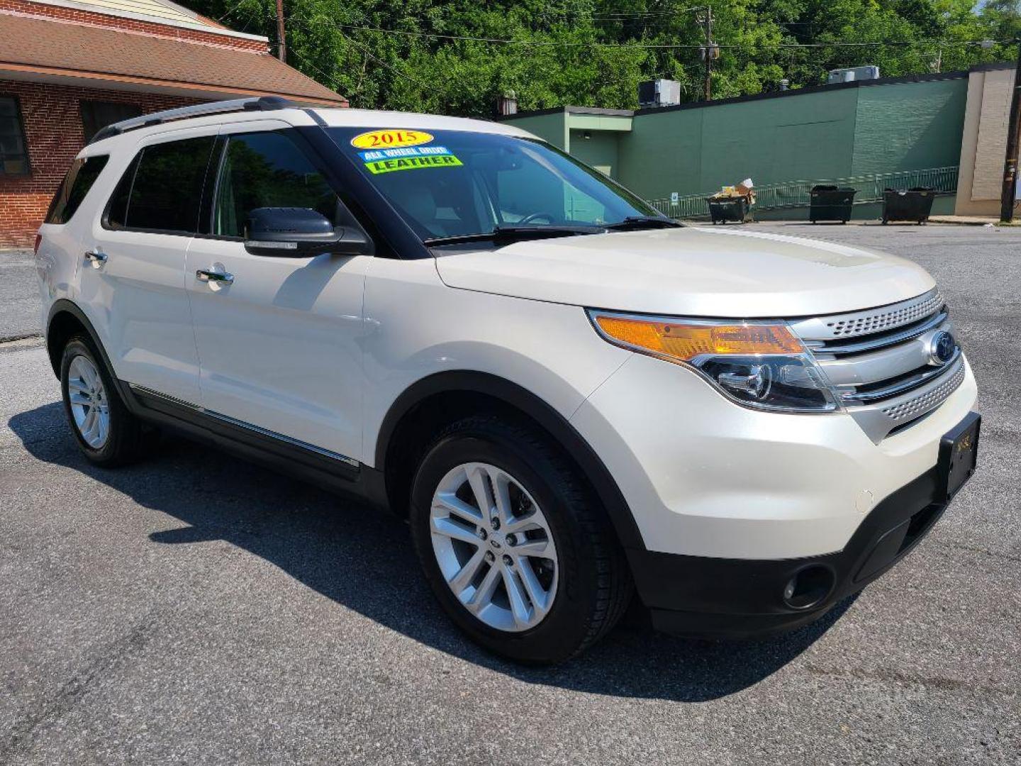 2015 WHITE FORD EXPLORER XLT (1FM5K8D82FG) with an 3.5L engine, Automatic transmission, located at 117 North Cameron Street, Harrisburg, PA, 17101, (717) 963-8962, 40.266762, -76.875259 - WE FINANCE!!! Good Credit/ Bad Credit/ No Credit - ALL Trade-Ins Welcomed!!! ***Guaranteed Credit Approval*** APPLY ONLINE or CALL us TODAY ;) Internet Prices and Marketplace Prices are SPECIAL discounted ***CASH DEALS*** Retail Prices are higher. Please call us to discuss your cash and finan - Photo#6