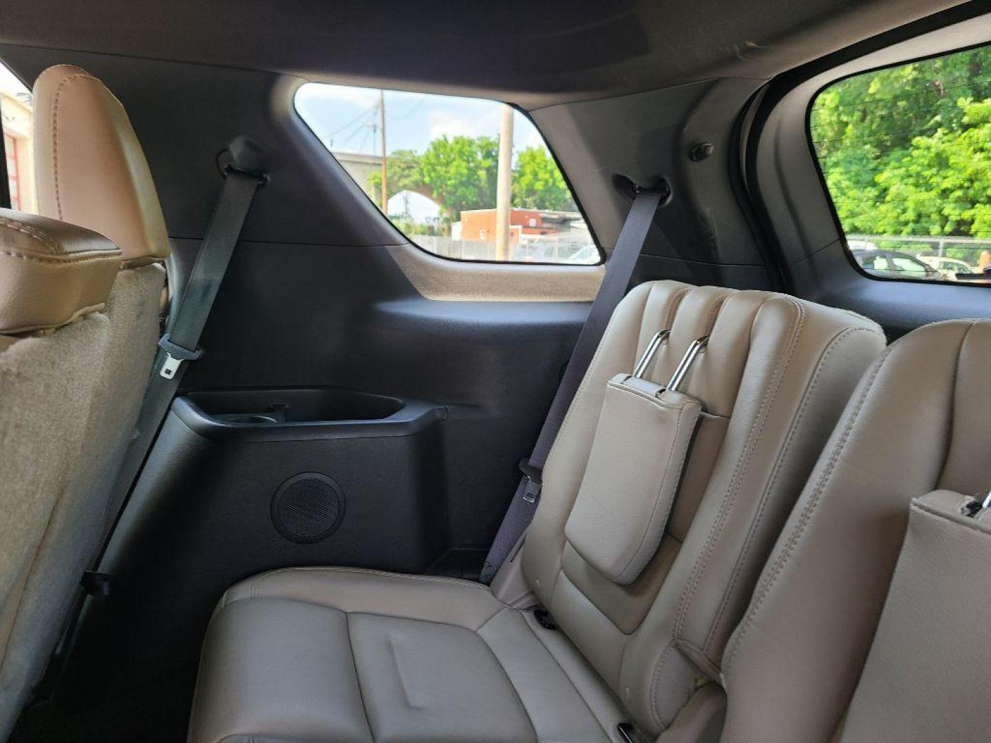 2015 WHITE FORD EXPLORER XLT (1FM5K8D82FG) with an 3.5L engine, Automatic transmission, located at 117 North Cameron Street, Harrisburg, PA, 17101, (717) 963-8962, 40.266762, -76.875259 - WE FINANCE!!! Good Credit/ Bad Credit/ No Credit - ALL Trade-Ins Welcomed!!! ***Guaranteed Credit Approval*** APPLY ONLINE or CALL us TODAY ;) Internet Prices and Marketplace Prices are SPECIAL discounted ***CASH DEALS*** Retail Prices are higher. Please call us to discuss your cash and finan - Photo#12