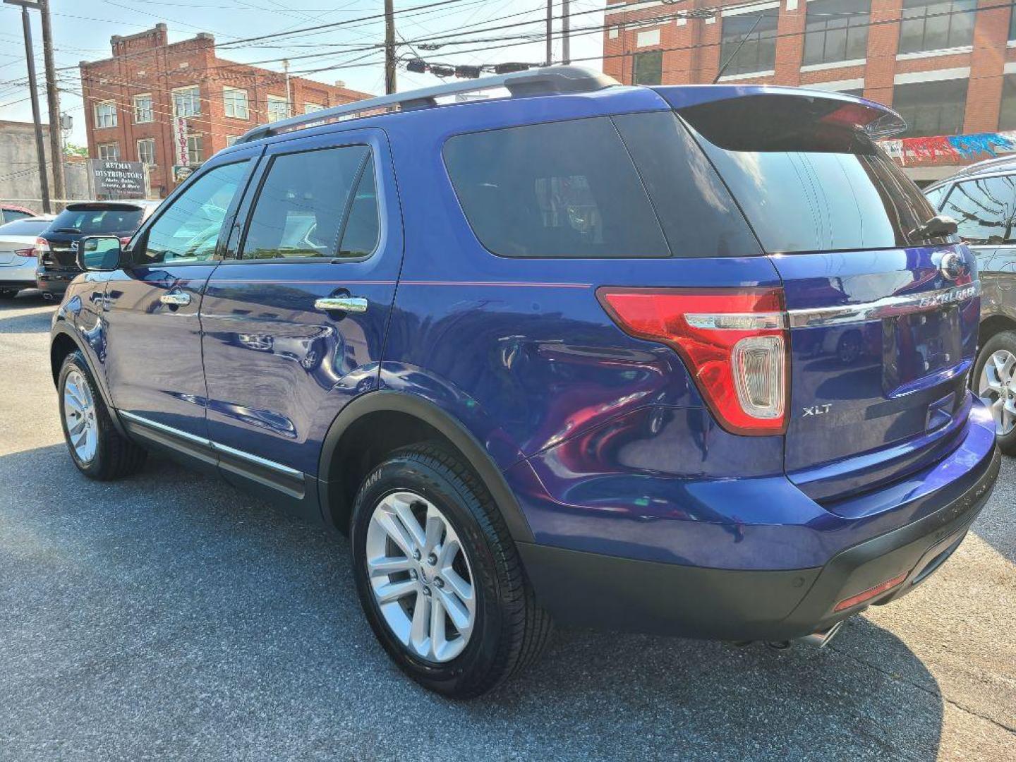 2015 BLUE FORD EXPLORER XLT (1FM5K8D89FG) with an 3.5L engine, Automatic transmission, located at 117 North Cameron Street, Harrisburg, PA, 17101, (717) 963-8962, 40.266762, -76.875259 - WE FINANCE!!! Good Credit/ Bad Credit/ No Credit - ALL Trade-Ins Welcomed!!! ***Guaranteed Credit Approval*** APPLY ONLINE or CALL us TODAY ;) Internet Prices and Marketplace Prices are SPECIAL discounted ***CASH DEALS*** Retail Prices are higher. Please call us to discuss your cash and finan - Photo#1