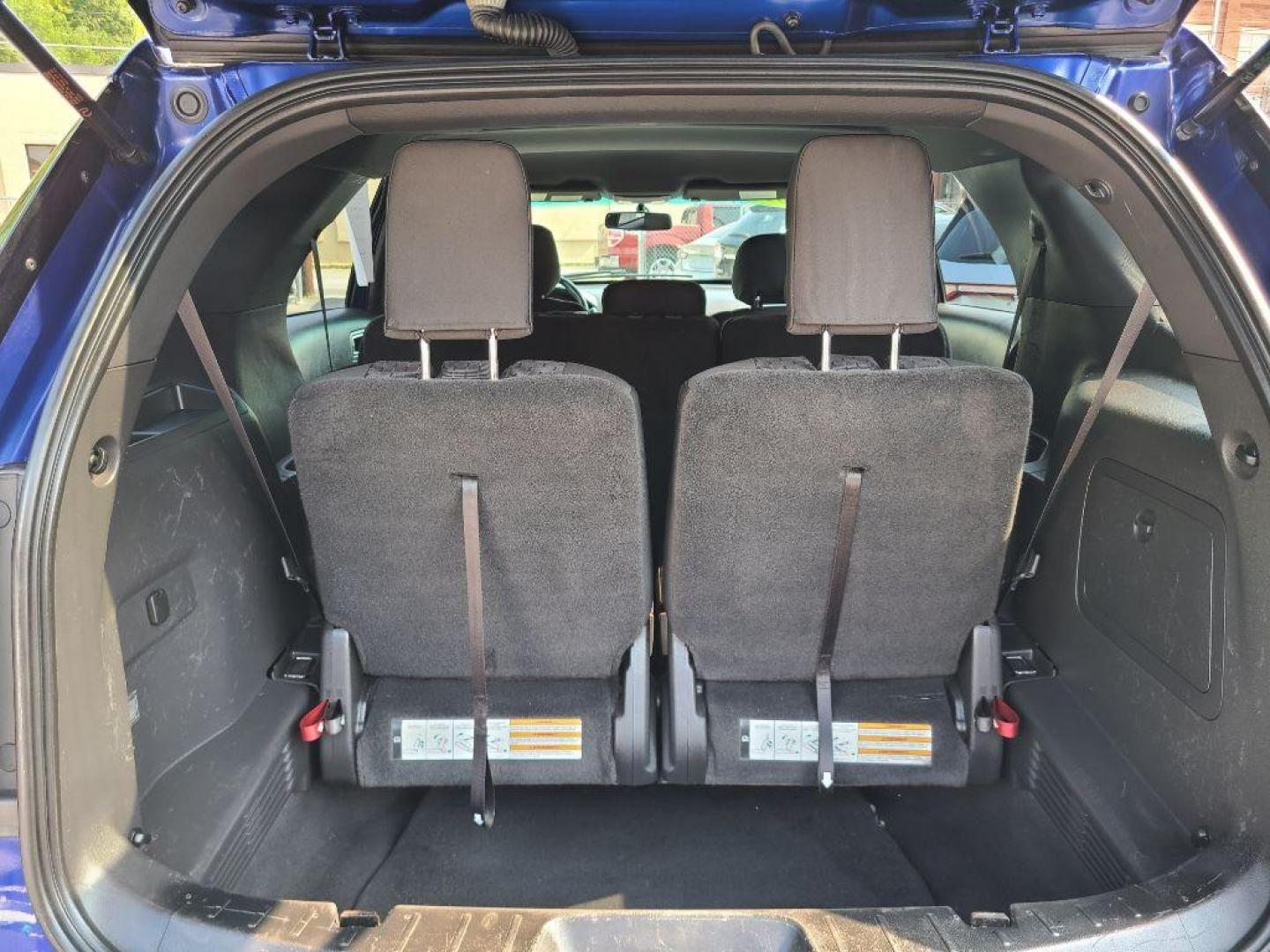 2015 BLUE FORD EXPLORER XLT (1FM5K8D89FG) with an 3.5L engine, Automatic transmission, located at 117 North Cameron Street, Harrisburg, PA, 17101, (717) 963-8962, 40.266762, -76.875259 - WE FINANCE!!! Good Credit/ Bad Credit/ No Credit - ALL Trade-Ins Welcomed!!! ***Guaranteed Credit Approval*** APPLY ONLINE or CALL us TODAY ;) Internet Prices and Marketplace Prices are SPECIAL discounted ***CASH DEALS*** Retail Prices are higher. Please call us to discuss your cash and finan - Photo#12