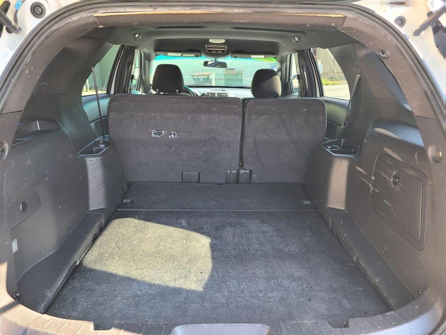2015 WHITE FORD EXPLORER POLICE INTERCEPTOR (1FM5K8AR4FG) with an 3.7L engine, Automatic transmission, located at 117 North Cameron Street, Harrisburg, PA, 17101, (717) 963-8962, 40.266762, -76.875259 - WE FINANCE!!! Good Credit/ Bad Credit/ No Credit - ALL Trade-Ins Welcomed!!! ***Guaranteed Credit Approval*** APPLY ONLINE or CALL us TODAY ;) Internet Prices and Marketplace Prices are SPECIAL discounted ***CASH DEALS*** Retail Prices are higher. Please call us to discuss your cash and finan - Photo#11