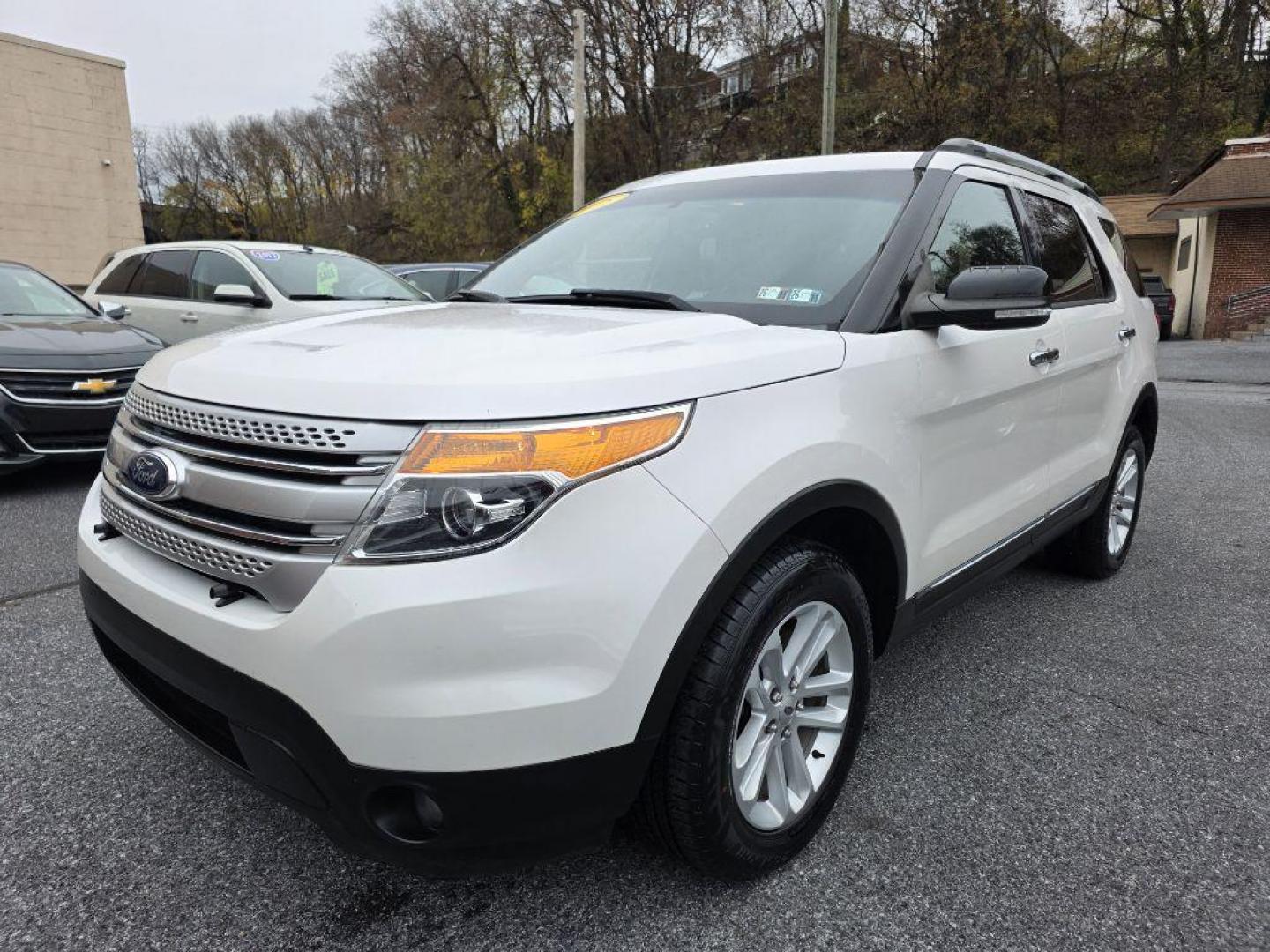 2015 WHITE FORD EXPLORER XLT (1FM5K8D89FG) with an 3.5L engine, Automatic transmission, located at 117 North Cameron Street, Harrisburg, PA, 17101, (717) 963-8962, 40.266762, -76.875259 - WE FINANCE!!! Good Credit/ Bad Credit/ No Credit - ALL Trade-Ins Welcomed!!! ***Guaranteed Credit Approval*** APPLY ONLINE or CALL us TODAY ;) Please call us to discuss your cash and financing options. - Photo#0