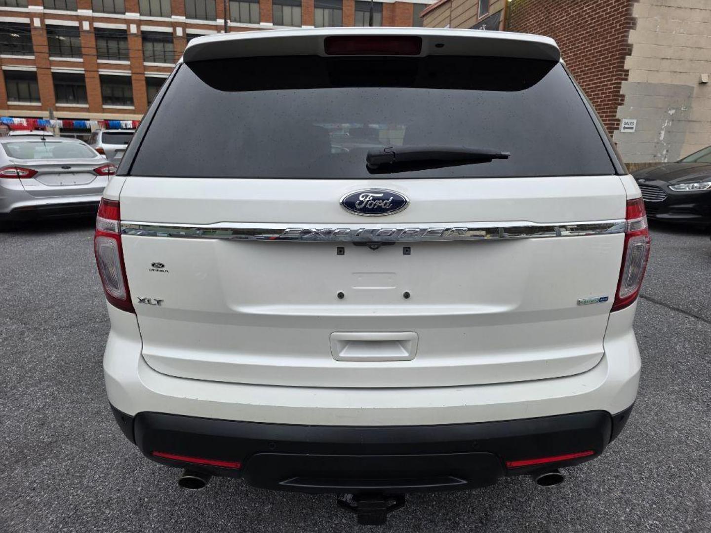 2015 WHITE FORD EXPLORER XLT (1FM5K8D89FG) with an 3.5L engine, Automatic transmission, located at 117 North Cameron Street, Harrisburg, PA, 17101, (717) 963-8962, 40.266762, -76.875259 - WE FINANCE!!! Good Credit/ Bad Credit/ No Credit - ALL Trade-Ins Welcomed!!! ***Guaranteed Credit Approval*** APPLY ONLINE or CALL us TODAY ;) Please call us to discuss your cash and financing options. - Photo#11
