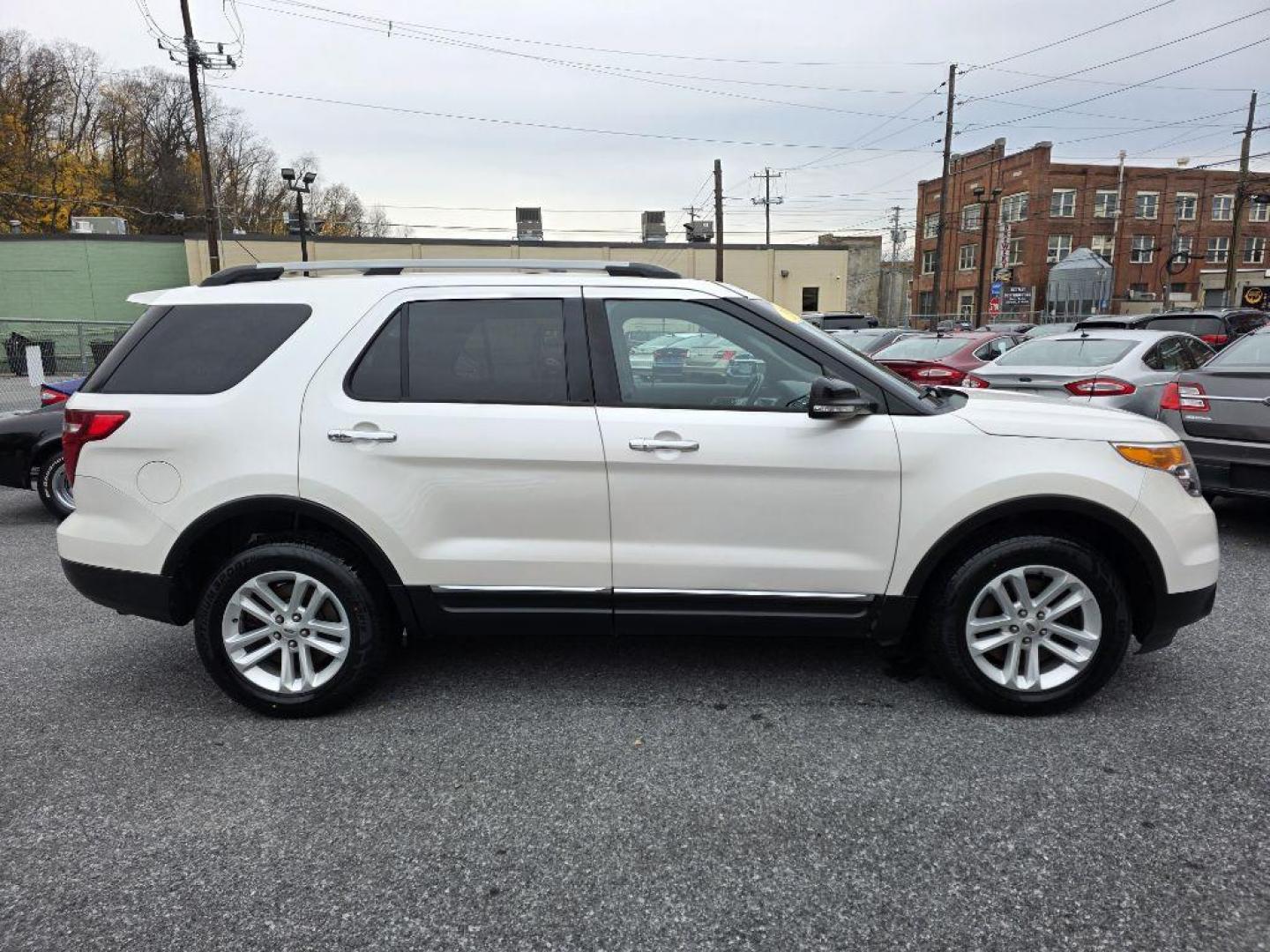 2015 WHITE FORD EXPLORER XLT (1FM5K8D89FG) with an 3.5L engine, Automatic transmission, located at 117 North Cameron Street, Harrisburg, PA, 17101, (717) 963-8962, 40.266762, -76.875259 - WE FINANCE!!! Good Credit/ Bad Credit/ No Credit - ALL Trade-Ins Welcomed!!! ***Guaranteed Credit Approval*** APPLY ONLINE or CALL us TODAY ;) Please call us to discuss your cash and financing options. - Photo#12