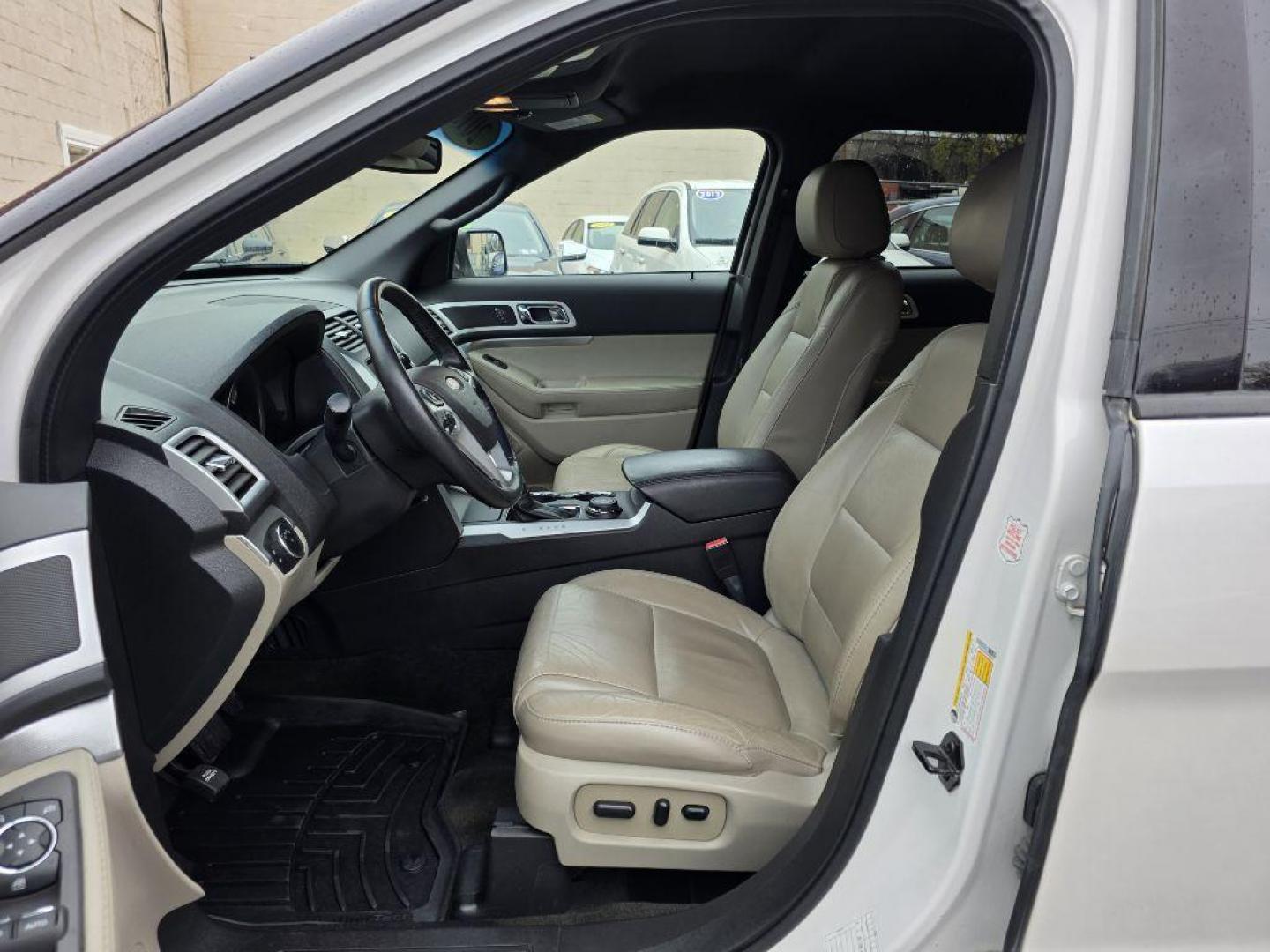 2015 WHITE FORD EXPLORER XLT (1FM5K8D89FG) with an 3.5L engine, Automatic transmission, located at 117 North Cameron Street, Harrisburg, PA, 17101, (717) 963-8962, 40.266762, -76.875259 - WE FINANCE!!! Good Credit/ Bad Credit/ No Credit - ALL Trade-Ins Welcomed!!! ***Guaranteed Credit Approval*** APPLY ONLINE or CALL us TODAY ;) Please call us to discuss your cash and financing options. - Photo#13