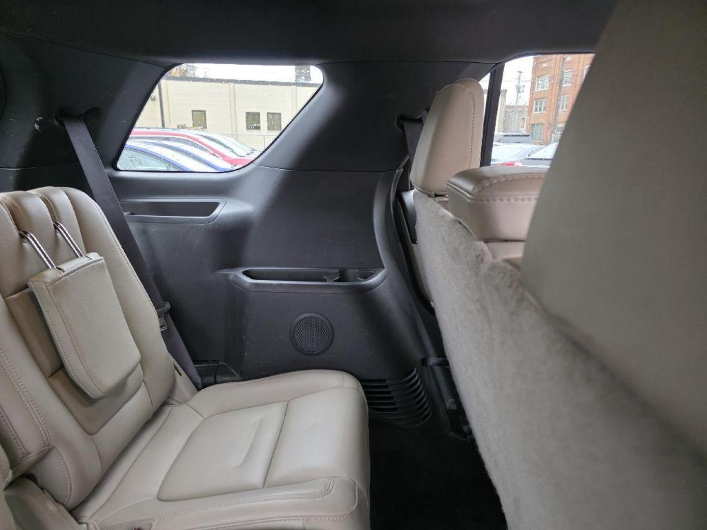 2015 WHITE FORD EXPLORER XLT (1FM5K8D89FG) with an 3.5L engine, Automatic transmission, located at 117 North Cameron Street, Harrisburg, PA, 17101, (717) 963-8962, 40.266762, -76.875259 - WE FINANCE!!! Good Credit/ Bad Credit/ No Credit - ALL Trade-Ins Welcomed!!! ***Guaranteed Credit Approval*** APPLY ONLINE or CALL us TODAY ;) Please call us to discuss your cash and financing options. - Photo#17