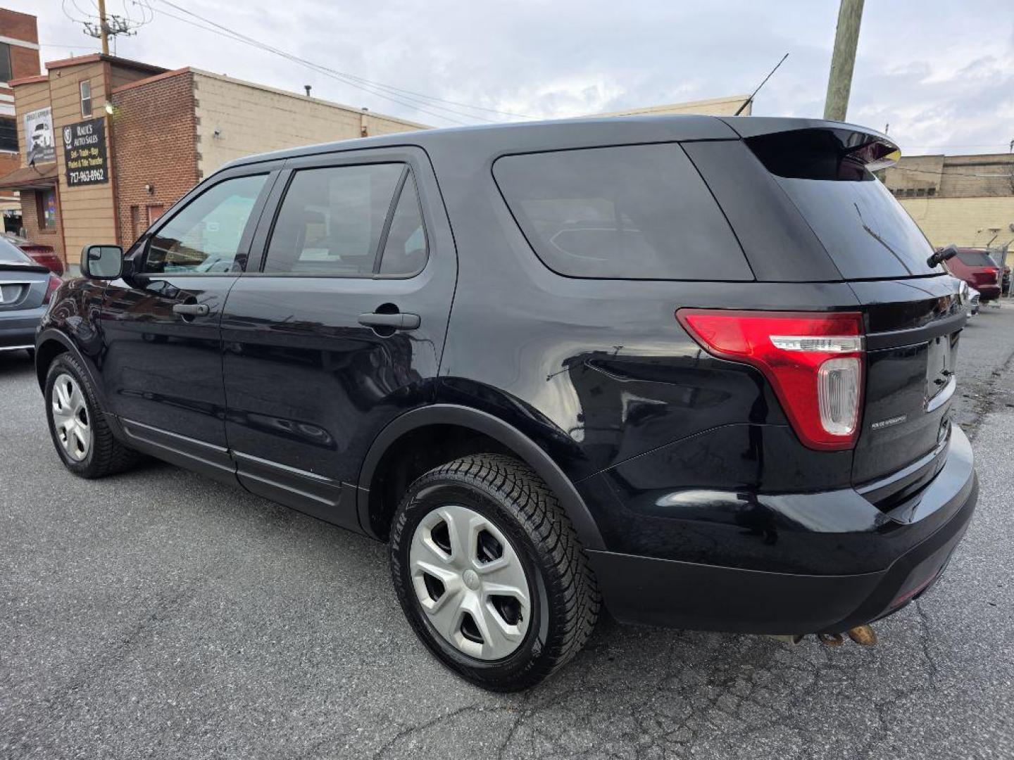 2015 BLACK FORD EXPLORER POLICE INTERCEPTOR (1FM5K8AR4FG) with an 3.7L engine, Automatic transmission, located at 117 North Cameron Street, Harrisburg, PA, 17101, (717) 963-8962, 40.266762, -76.875259 - WE FINANCE!!! Good Credit/ Bad Credit/ No Credit - ALL Trade-Ins Welcomed!!! ***Guaranteed Credit Approval*** APPLY ONLINE or CALL us TODAY ;) Please call us to discuss your cash and financing options. - Photo#2