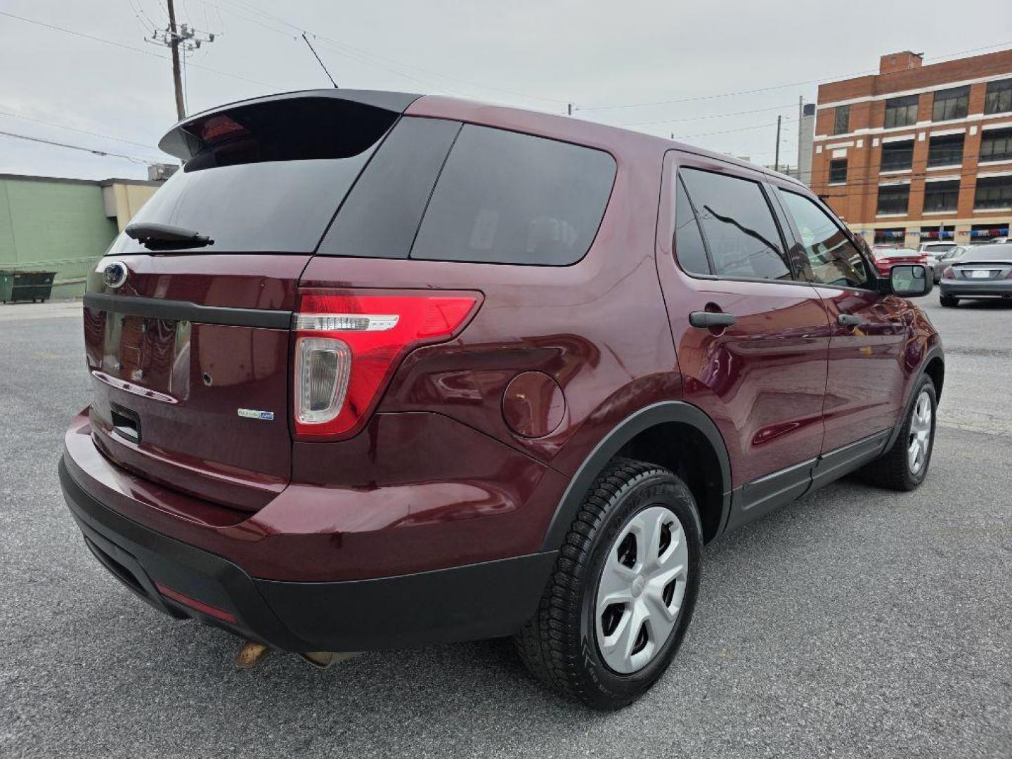 2015 BURG FORD EXPLORER POLICE INTERCEPTOR (1FM5K8AR9FG) with an 3.7L engine, Automatic transmission, located at 117 North Cameron Street, Harrisburg, PA, 17101, (717) 963-8962, 40.266762, -76.875259 - WE FINANCE!!! Good Credit/ Challenged Credit/ No Credit - ALL Trade-Ins Welcomed!!! APPLY ONLINE or CALL us TODAY ;) Please call us to discuss your cash and/or financing options. - Photo#4