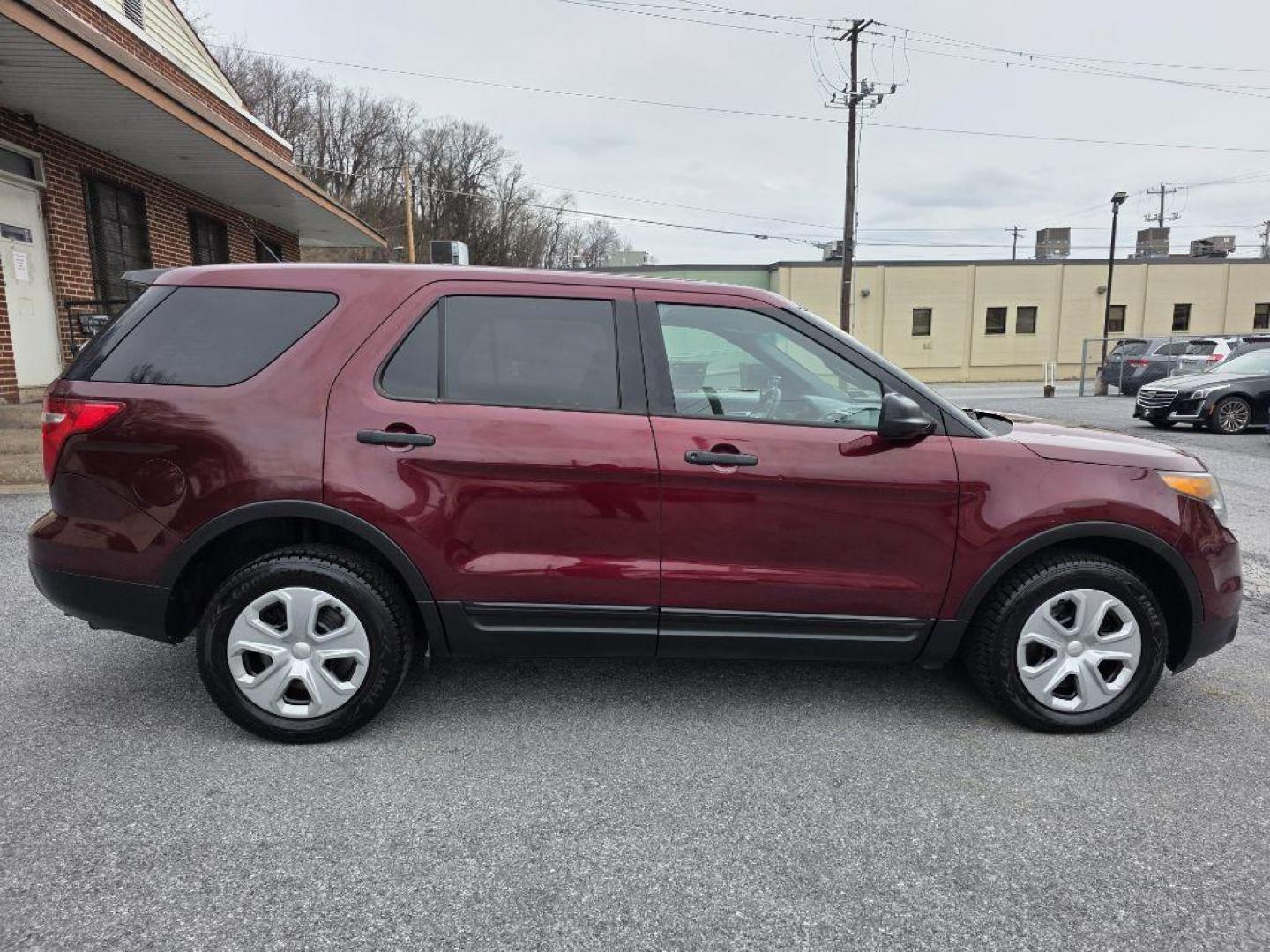 2015 BURG FORD EXPLORER POLICE INTERCEPTOR (1FM5K8AR9FG) with an 3.7L engine, Automatic transmission, located at 117 North Cameron Street, Harrisburg, PA, 17101, (717) 963-8962, 40.266762, -76.875259 - WE FINANCE!!! Good Credit/ Challenged Credit/ No Credit - ALL Trade-Ins Welcomed!!! APPLY ONLINE or CALL us TODAY ;) Please call us to discuss your cash and/or financing options. - Photo#5