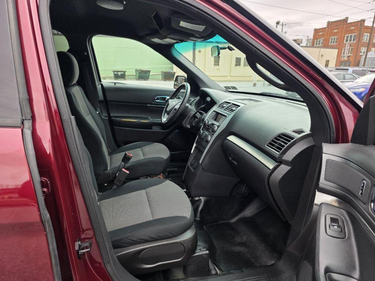 2015 BURG FORD EXPLORER POLICE INTERCEPTOR (1FM5K8AR9FG) with an 3.7L engine, Automatic transmission, located at 117 North Cameron Street, Harrisburg, PA, 17101, (717) 963-8962, 40.266762, -76.875259 - WE FINANCE!!! Good Credit/ Challenged Credit/ No Credit - ALL Trade-Ins Welcomed!!! APPLY ONLINE or CALL us TODAY ;) Please call us to discuss your cash and/or financing options. - Photo#8