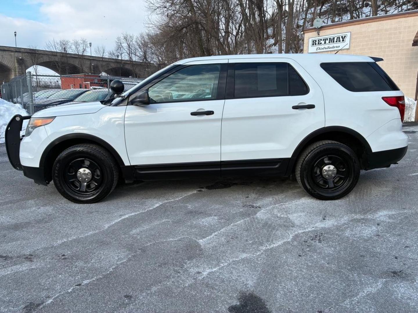 2015 WHITE FORD EXPLORER POLICE INTERCEPTOR (1FM5K8AR8FG) with an 3.7L engine, Automatic transmission, located at 117 North Cameron Street, Harrisburg, PA, 17101, (717) 963-8962, 40.266762, -76.875259 - WE FINANCE!!! Good Credit/ Challenged Credit/ No Credit - ALL Trade-Ins Welcomed!!! APPLY ONLINE or CALL us TODAY ;) Please call us to discuss your cash and/or financing options. - Photo#1