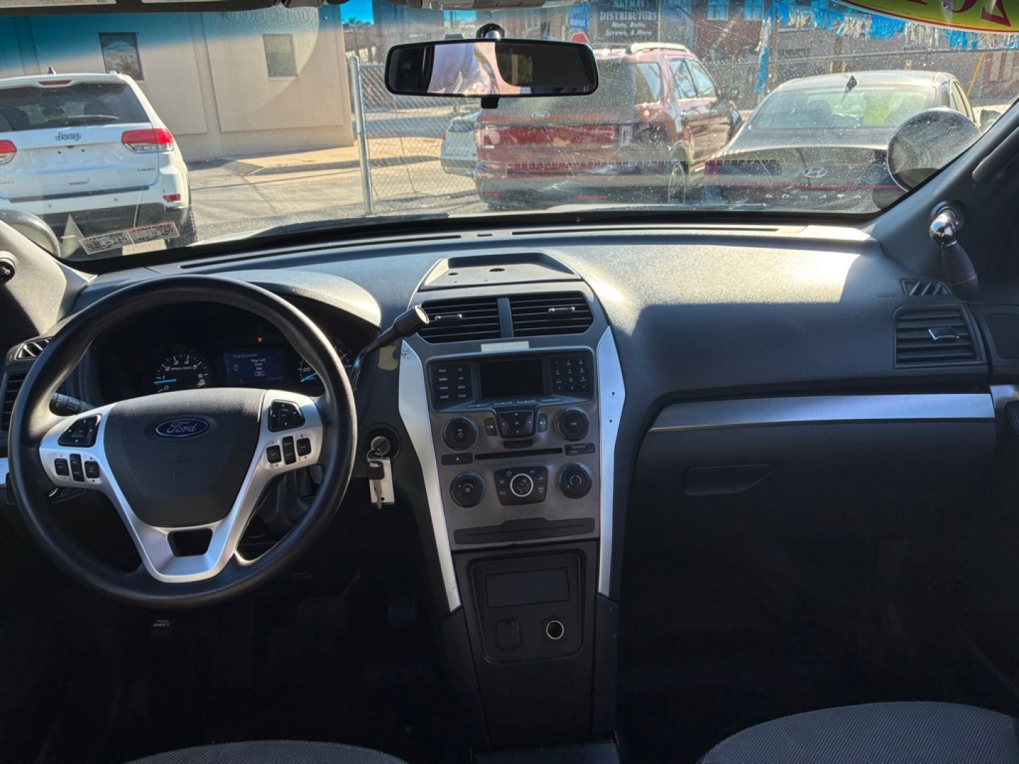2015 WHITE FORD EXPLORER POLICE INTERCEPTOR (1FM5K8AR8FG) with an 3.7L engine, Automatic transmission, located at 117 North Cameron Street, Harrisburg, PA, 17101, (717) 963-8962, 40.266762, -76.875259 - WE FINANCE!!! Good Credit/ Challenged Credit/ No Credit - ALL Trade-Ins Welcomed!!! APPLY ONLINE or CALL us TODAY ;) Please call us to discuss your cash and/or financing options.- Photo#11