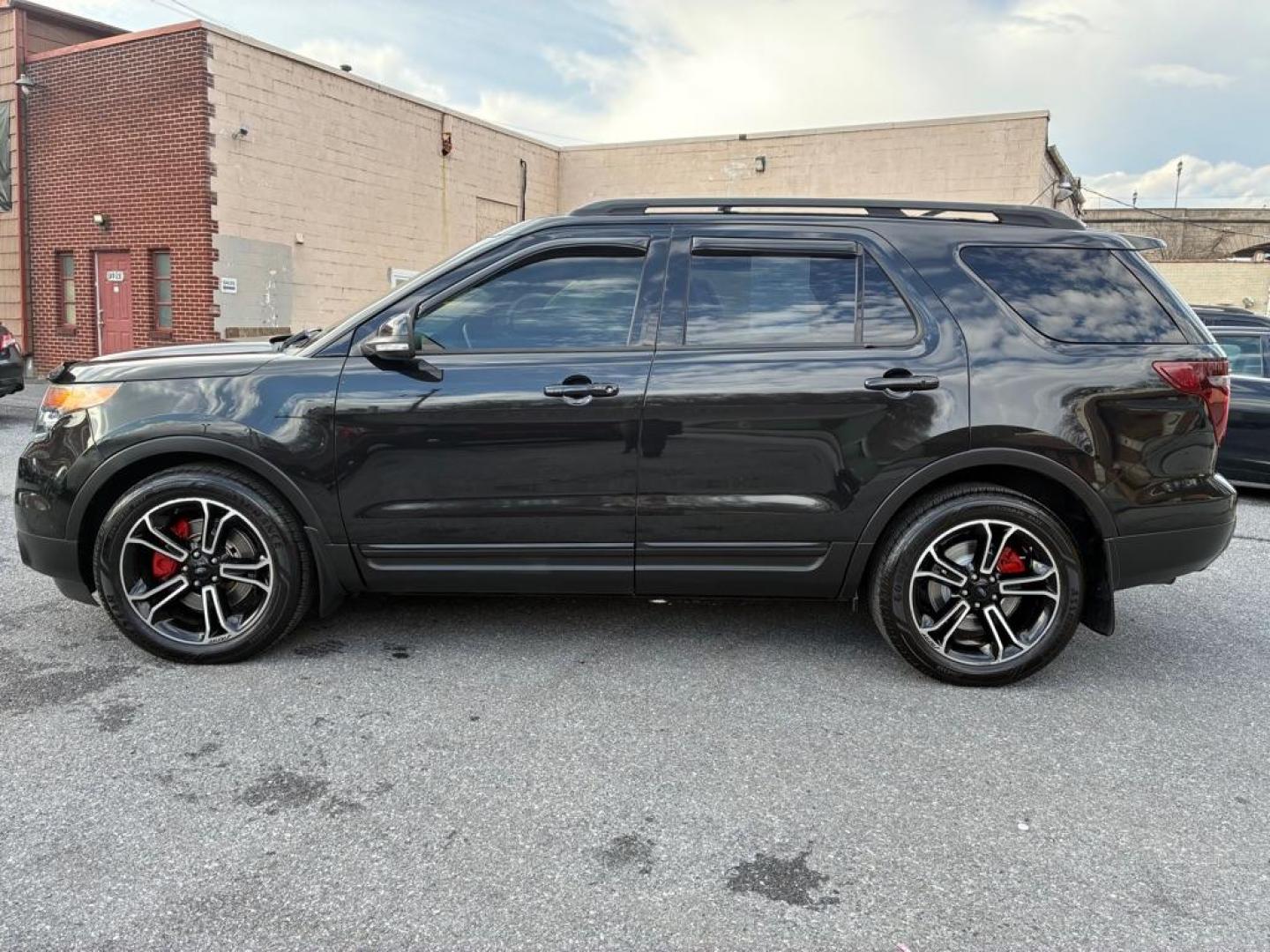 2015 BLACK FORD EXPLORER SPORT (1FM5K8GT3FG) with an 3.5L engine, Automatic transmission, located at 117 North Cameron Street, Harrisburg, PA, 17101, (717) 963-8962, 40.266762, -76.875259 - WE FINANCE!!! Good Credit/ Challenged Credit/ No Credit - ALL Trade-Ins Welcomed!!! APPLY ONLINE or CALL us TODAY ;) Please call us to discuss your cash and/or financing options. - Photo#1