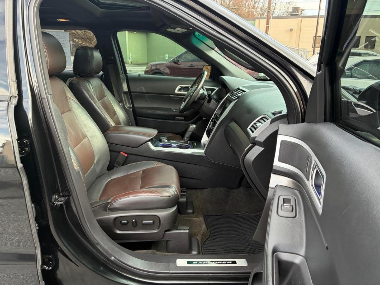 2015 BLACK FORD EXPLORER SPORT (1FM5K8GT3FG) with an 3.5L engine, Automatic transmission, located at 117 North Cameron Street, Harrisburg, PA, 17101, (717) 963-8962, 40.266762, -76.875259 - WE FINANCE!!! Good Credit/ Challenged Credit/ No Credit - ALL Trade-Ins Welcomed!!! APPLY ONLINE or CALL us TODAY ;) Please call us to discuss your cash and/or financing options. - Photo#8