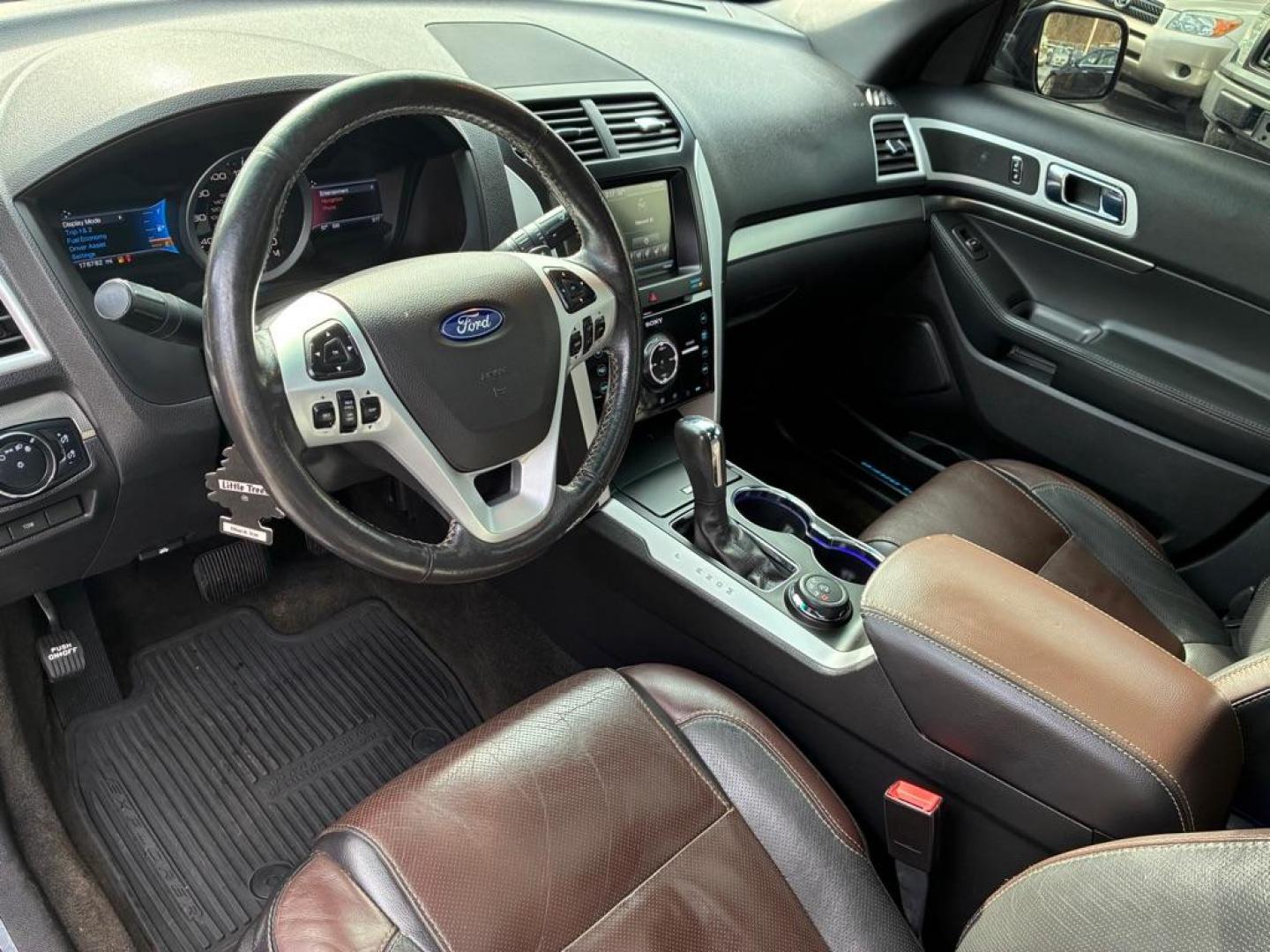 2015 BLACK FORD EXPLORER SPORT (1FM5K8GT3FG) with an 3.5L engine, Automatic transmission, located at 117 North Cameron Street, Harrisburg, PA, 17101, (717) 963-8962, 40.266762, -76.875259 - WE FINANCE!!! Good Credit/ Challenged Credit/ No Credit - ALL Trade-Ins Welcomed!!! APPLY ONLINE or CALL us TODAY ;) Please call us to discuss your cash and/or financing options. - Photo#16