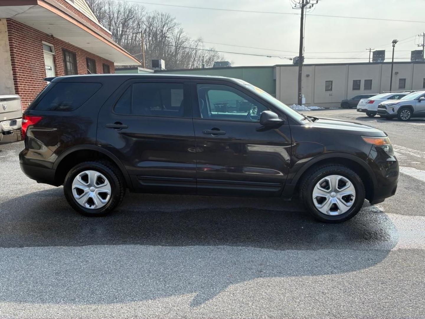 2015 BROWN FORD EXPLORER POLICE INTERCEPTOR (1FM5K8AR9FG) with an 3.7L engine, Automatic transmission, located at 117 North Cameron Street, Harrisburg, PA, 17101, (717) 963-8962, 40.266762, -76.875259 - WE FINANCE!!! Good Credit/ Challenged Credit/ No Credit - ALL Trade-Ins Welcomed!!! APPLY ONLINE or CALL us TODAY ;) Please call us to discuss your cash and/or financing options. - Photo#5