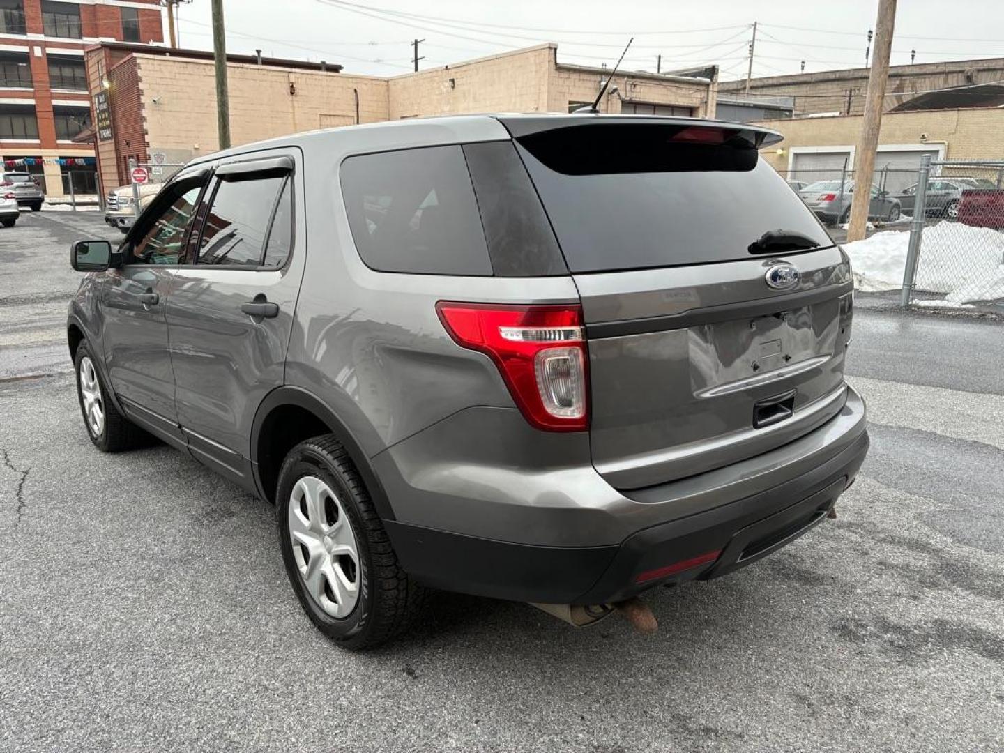 2015 GRAY FORD EXPLORER POLICE INTERCEPTOR (1FM5K8AR7FG) with an 3.7L engine, Automatic transmission, located at 117 North Cameron Street, Harrisburg, PA, 17101, (717) 963-8962, 40.266762, -76.875259 - WE FINANCE!!! Good Credit/ Challenged Credit/ No Credit - ALL Trade-Ins Welcomed!!! APPLY ONLINE or CALL us TODAY ;) Please call us to discuss your cash and/or financing options. - Photo#2