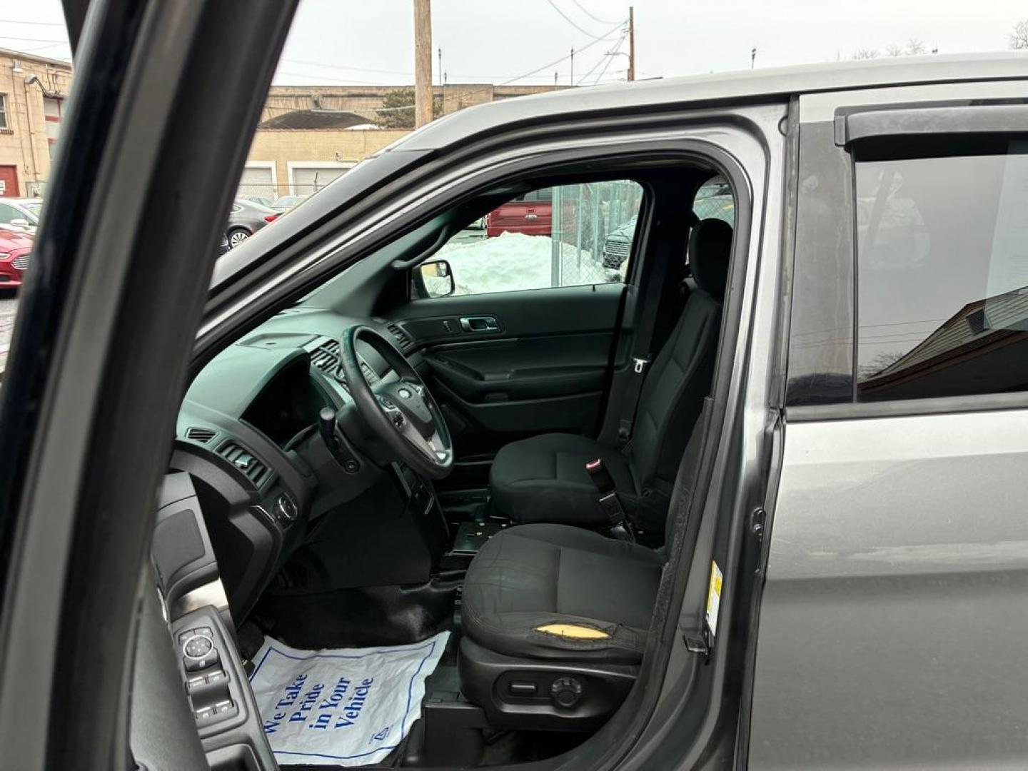 2015 GRAY FORD EXPLORER POLICE INTERCEPTOR (1FM5K8AR7FG) with an 3.7L engine, Automatic transmission, located at 117 North Cameron Street, Harrisburg, PA, 17101, (717) 963-8962, 40.266762, -76.875259 - WE FINANCE!!! Good Credit/ Challenged Credit/ No Credit - ALL Trade-Ins Welcomed!!! APPLY ONLINE or CALL us TODAY ;) Please call us to discuss your cash and/or financing options. - Photo#12