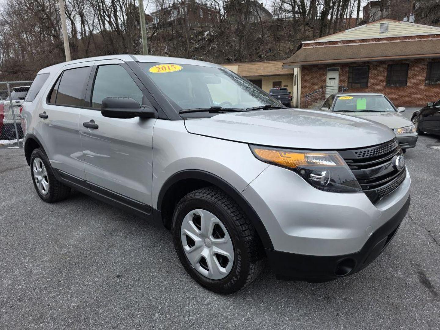2015 SILVER FORD EXPLORER POLICE INTERCEPTOR (1FM5K8AR6FG) with an 3.7L engine, Automatic transmission, located at 117 North Cameron Street, Harrisburg, PA, 17101, (717) 963-8962, 40.266762, -76.875259 - WE FINANCE!!! Good Credit/ Challenged Credit/ No Credit - ALL Trade-Ins Welcomed!!! APPLY ONLINE or CALL us TODAY ;) Please call us to discuss your cash and/or financing options. - Photo#6