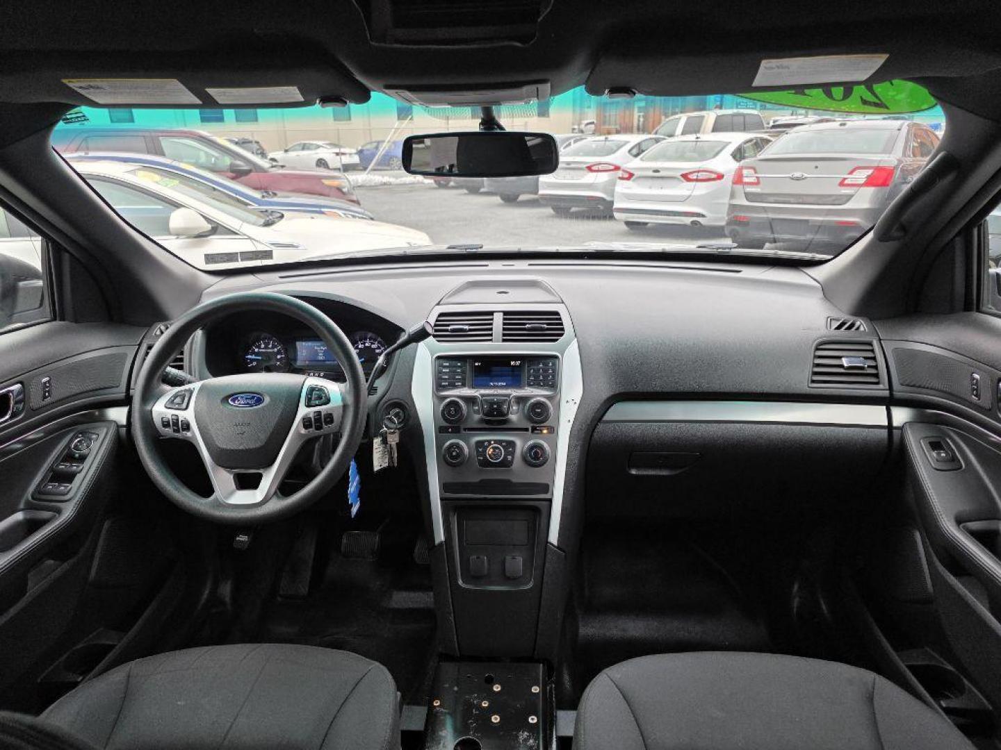 2015 SILVER FORD EXPLORER POLICE INTERCEPTOR (1FM5K8AR6FG) with an 3.7L engine, Automatic transmission, located at 117 North Cameron Street, Harrisburg, PA, 17101, (717) 963-8962, 40.266762, -76.875259 - WE FINANCE!!! Good Credit/ Challenged Credit/ No Credit - ALL Trade-Ins Welcomed!!! APPLY ONLINE or CALL us TODAY ;) Please call us to discuss your cash and/or financing options. - Photo#9