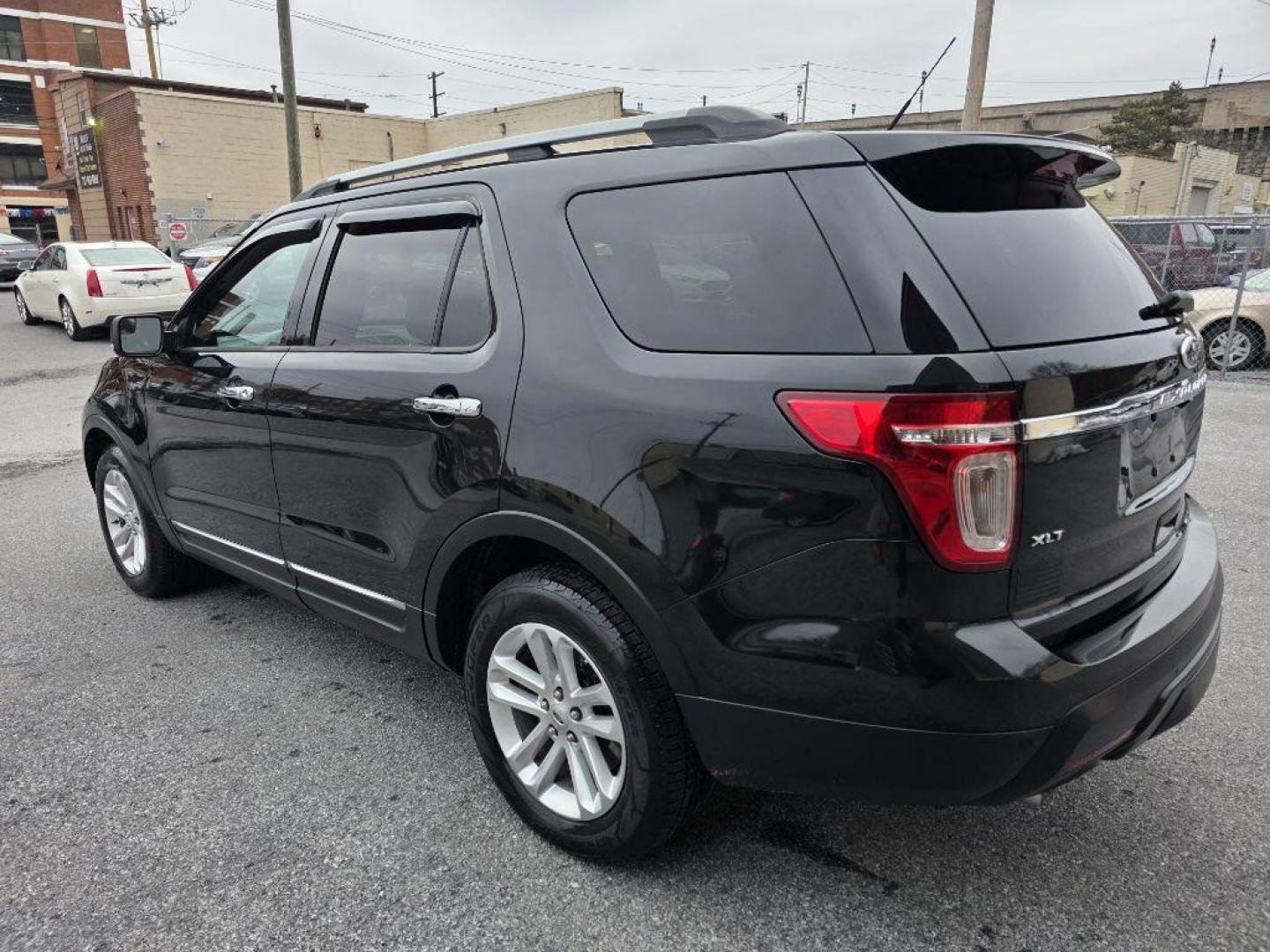 2015 BLACK FORD EXPLORER XLT (1FM5K8D82FG) with an 3.5L engine, Automatic transmission, located at 117 North Cameron Street, Harrisburg, PA, 17101, (717) 963-8962, 40.266762, -76.875259 - WE FINANCE!!! Good Credit/ Challenged Credit/ No Credit - ALL Trade-Ins Welcomed!!! APPLY ONLINE or CALL us TODAY ;) Please call us to discuss your cash and/or financing options. - Photo#2