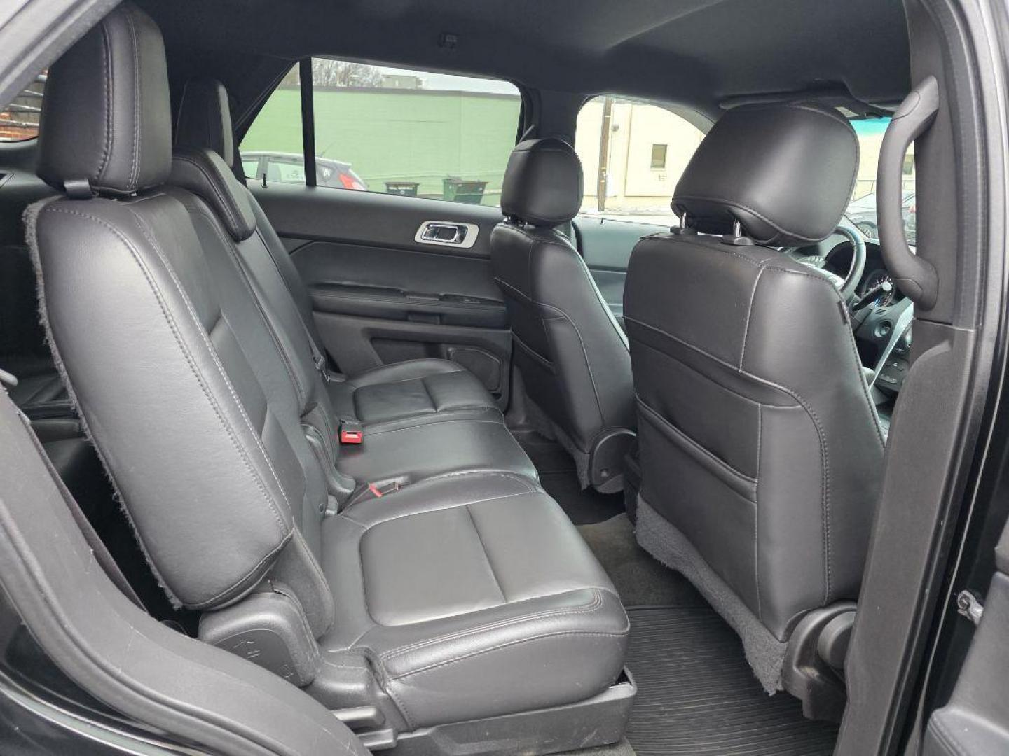 2015 BLACK FORD EXPLORER XLT (1FM5K8D82FG) with an 3.5L engine, Automatic transmission, located at 117 North Cameron Street, Harrisburg, PA, 17101, (717) 963-8962, 40.266762, -76.875259 - WE FINANCE!!! Good Credit/ Challenged Credit/ No Credit - ALL Trade-Ins Welcomed!!! APPLY ONLINE or CALL us TODAY ;) Please call us to discuss your cash and/or financing options. - Photo#11