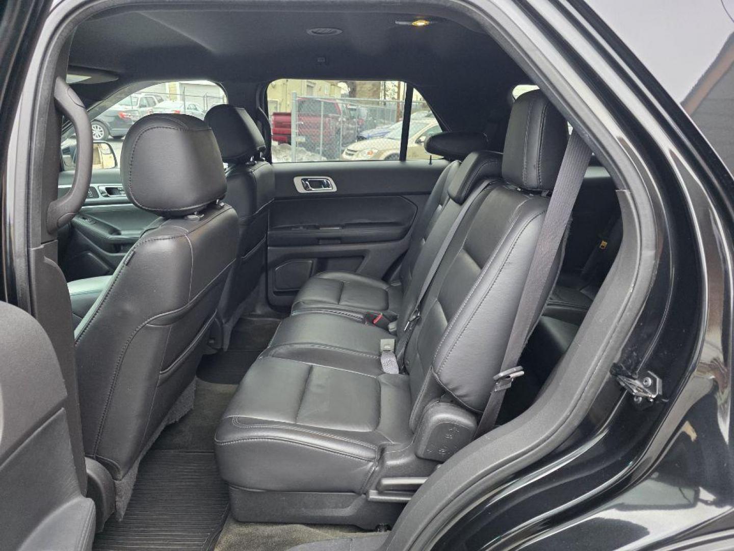 2015 BLACK FORD EXPLORER XLT (1FM5K8D82FG) with an 3.5L engine, Automatic transmission, located at 117 North Cameron Street, Harrisburg, PA, 17101, (717) 963-8962, 40.266762, -76.875259 - WE FINANCE!!! Good Credit/ Challenged Credit/ No Credit - ALL Trade-Ins Welcomed!!! APPLY ONLINE or CALL us TODAY ;) Please call us to discuss your cash and/or financing options. - Photo#14