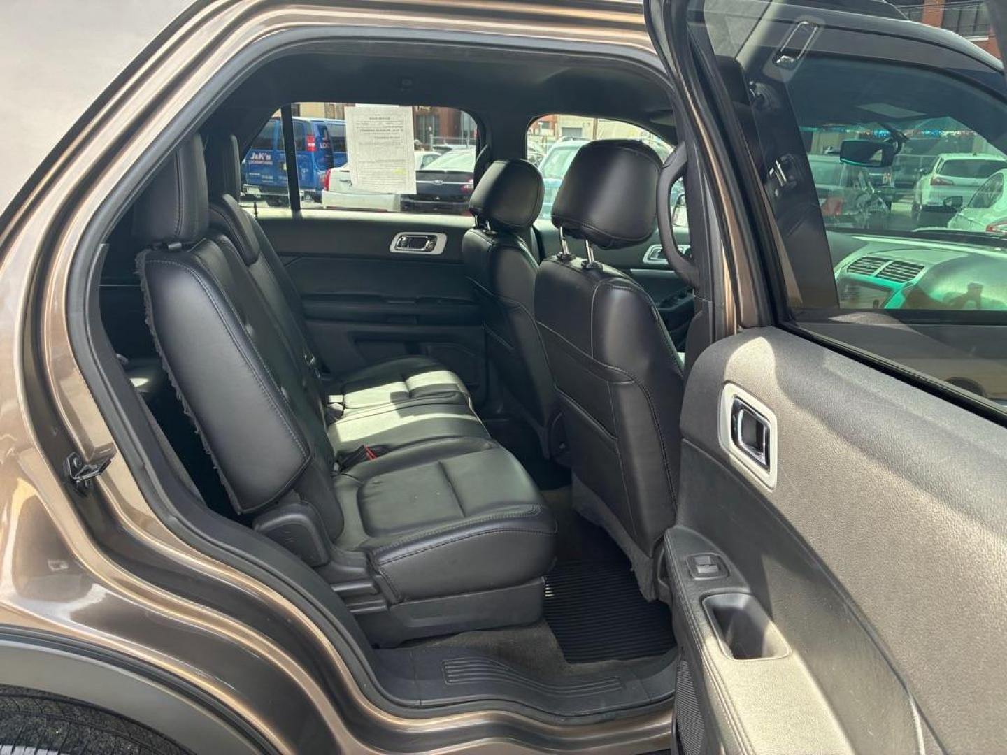 2015 BROWN FORD EXPLORER XLT (1FM5K8D84FG) with an 3.5L engine, Automatic transmission, located at 117 North Cameron Street, Harrisburg, PA, 17101, (717) 963-8962, 40.266762, -76.875259 - WE FINANCE!!! Good Credit/ Challenged Credit/ No Credit - ALL Trade-Ins Welcomed!!! APPLY ONLINE or CALL us TODAY ;) Please call us to discuss your cash and/or financing options. - Photo#9