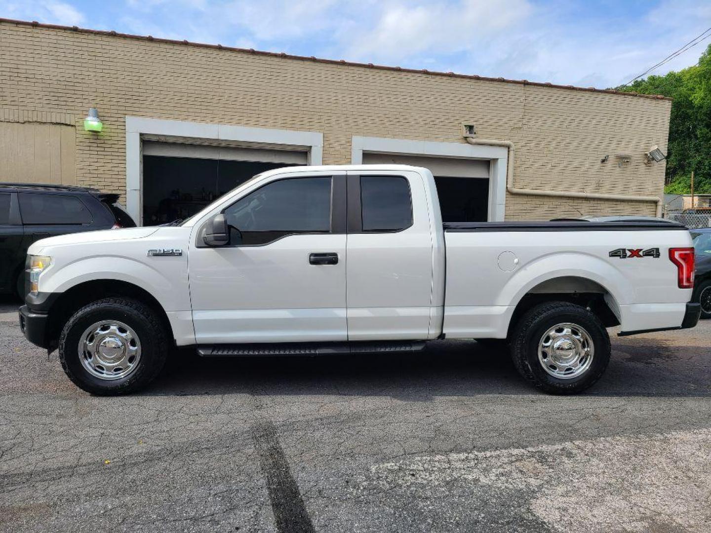 2015 WHITE FORD F150 SUPER CAB (1FTFX1EF2FF) with an 5.0L engine, Automatic transmission, located at 7981 Paxton Street, Harrisburg, PA, 17111, (717) 561-2926, 40.261490, -76.749229 - WE FINANCE!!! Good Credit/ Bad Credit/ No Credit - ALL Trade-Ins Welcomed!!! ***Guaranteed Credit Approval*** APPLY ONLINE or CALL us TODAY ;) Internet Prices and Marketplace Prices are SPECIAL discounted ***CASH DEALS*** Retail Prices are higher. Please call us to discuss your cash and finan - Photo#3