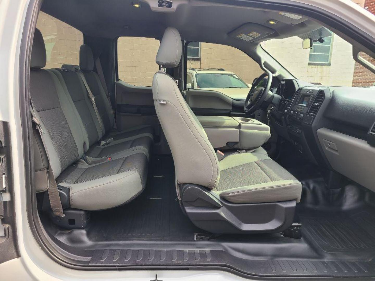 2015 WHITE FORD F150 SUPER CAB (1FTFX1EF2FF) with an 5.0L engine, Automatic transmission, located at 7981 Paxton Street, Harrisburg, PA, 17111, (717) 561-2926, 40.261490, -76.749229 - WE FINANCE!!! Good Credit/ Bad Credit/ No Credit - ALL Trade-Ins Welcomed!!! ***Guaranteed Credit Approval*** APPLY ONLINE or CALL us TODAY ;) Internet Prices and Marketplace Prices are SPECIAL discounted ***CASH DEALS*** Retail Prices are higher. Please call us to discuss your cash and finan - Photo#8