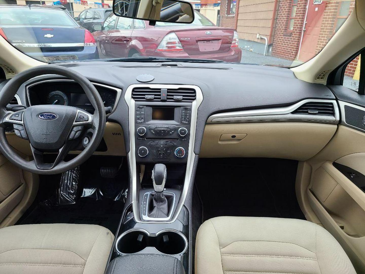 2015 GRAY FORD FUSION SE (1FA6P0H76F5) with an 2.5L engine, Automatic transmission, located at 117 North Cameron Street, Harrisburg, PA, 17101, (717) 963-8962, 40.266762, -76.875259 - WE FINANCE!!! Good Credit/ Bad Credit/ No Credit - ALL Trade-Ins Welcomed!!! ***Guaranteed Credit Approval*** APPLY ONLINE or CALL us TODAY ;) Internet Prices and Marketplace Prices are SPECIAL discounted ***CASH DEALS*** Retail Prices are higher. Please call us to discuss your cash and finan - Photo#9