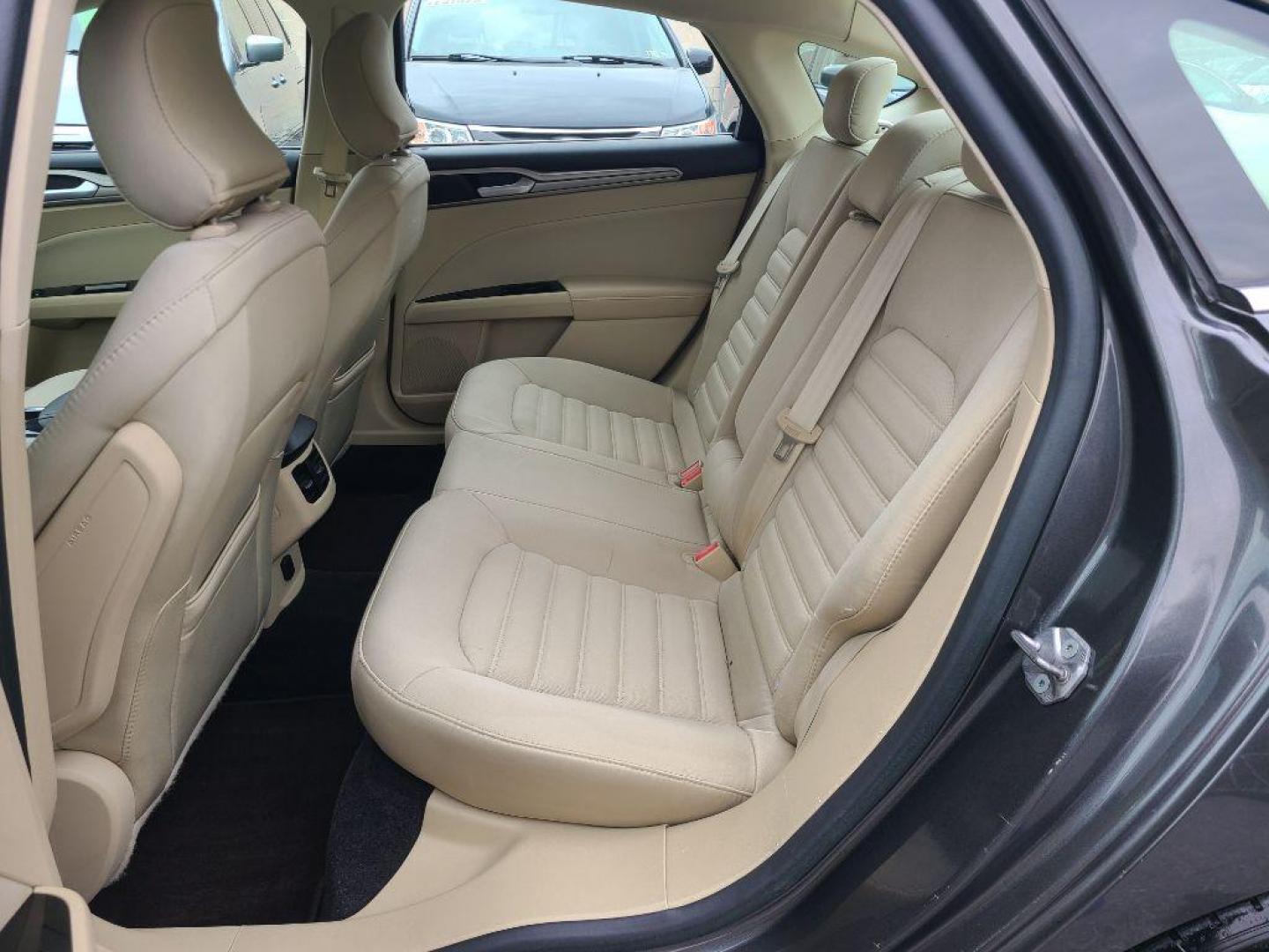 2015 GRAY FORD FUSION SE (1FA6P0H76F5) with an 2.5L engine, Automatic transmission, located at 117 North Cameron Street, Harrisburg, PA, 17101, (717) 963-8962, 40.266762, -76.875259 - WE FINANCE!!! Good Credit/ Bad Credit/ No Credit - ALL Trade-Ins Welcomed!!! ***Guaranteed Credit Approval*** APPLY ONLINE or CALL us TODAY ;) Internet Prices and Marketplace Prices are SPECIAL discounted ***CASH DEALS*** Retail Prices are higher. Please call us to discuss your cash and finan - Photo#14