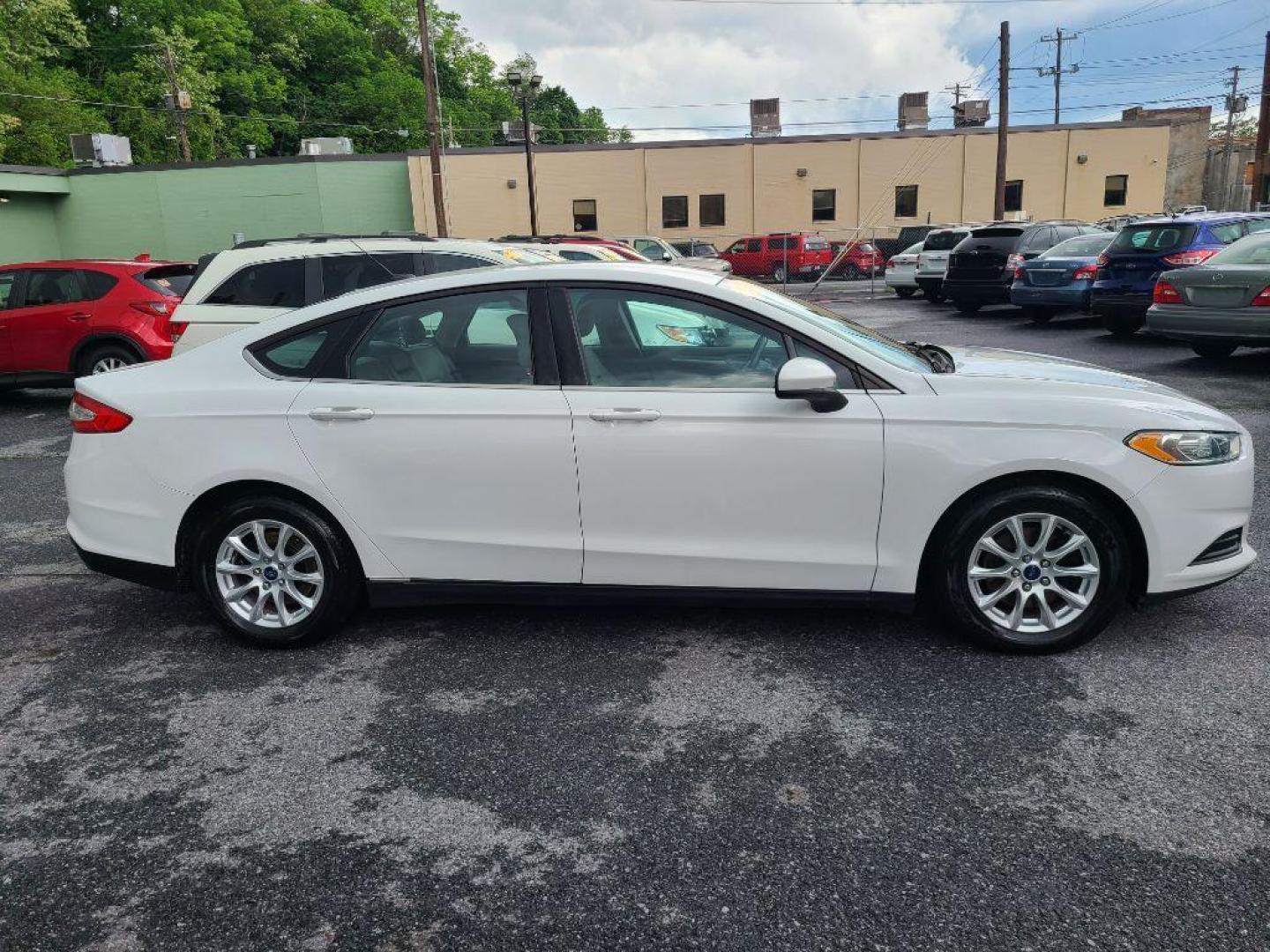 2015 WHITE FORD FUSION S (3FA6P0G78FR) with an 2.5L engine, Automatic transmission, located at 117 North Cameron Street, Harrisburg, PA, 17101, (717) 963-8962, 40.266762, -76.875259 - WE FINANCE!!! Good Credit/ Bad Credit/ No Credit - ALL Trade-Ins Welcomed!!! ***Guaranteed Credit Approval*** APPLY ONLINE or CALL us TODAY ;) Internet Prices and Marketplace Prices are SPECIAL discounted ***CASH DEALS*** Retail Prices are higher. Please call us to discuss your cash and finan - Photo#6