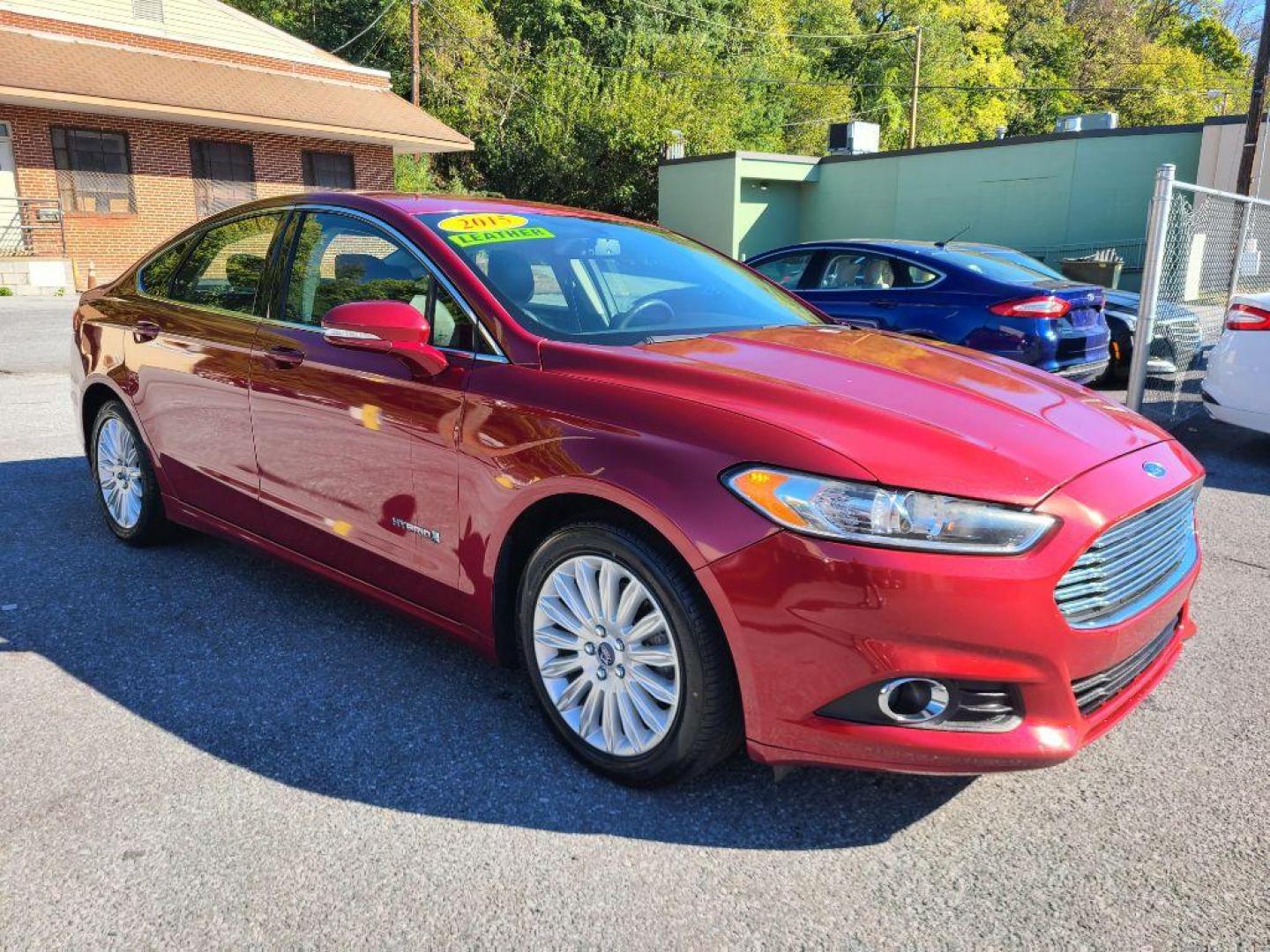 2015 RED FORD FUSION SE HYBRID (3FA6P0LU9FR) with an 2.0L engine, Continuously Variable transmission, located at 117 North Cameron Street, Harrisburg, PA, 17101, (717) 963-8962, 40.266762, -76.875259 - WE FINANCE!!! Good Credit/ Bad Credit/ No Credit - ALL Trade-Ins Welcomed!!! ***Guaranteed Credit Approval*** APPLY ONLINE or CALL us TODAY ;) Please call us to discuss your cash and financing options. - Photo#6
