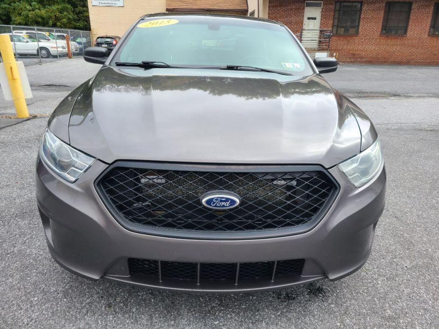 2015 GRAY FORD TAURUS POLICE INTERCEPTOR (1FAHP2MK4FG) with an 3.7L engine, Automatic transmission, located at 117 North Cameron Street, Harrisburg, PA, 17101, (717) 963-8962, 40.266762, -76.875259 - WE FINANCE!!! Good Credit/ Bad Credit/ No Credit - ALL Trade-Ins Welcomed!!! ***Guaranteed Credit Approval*** APPLY ONLINE or CALL us TODAY ;) Please call us to discuss your cash and financing options. - Photo#7