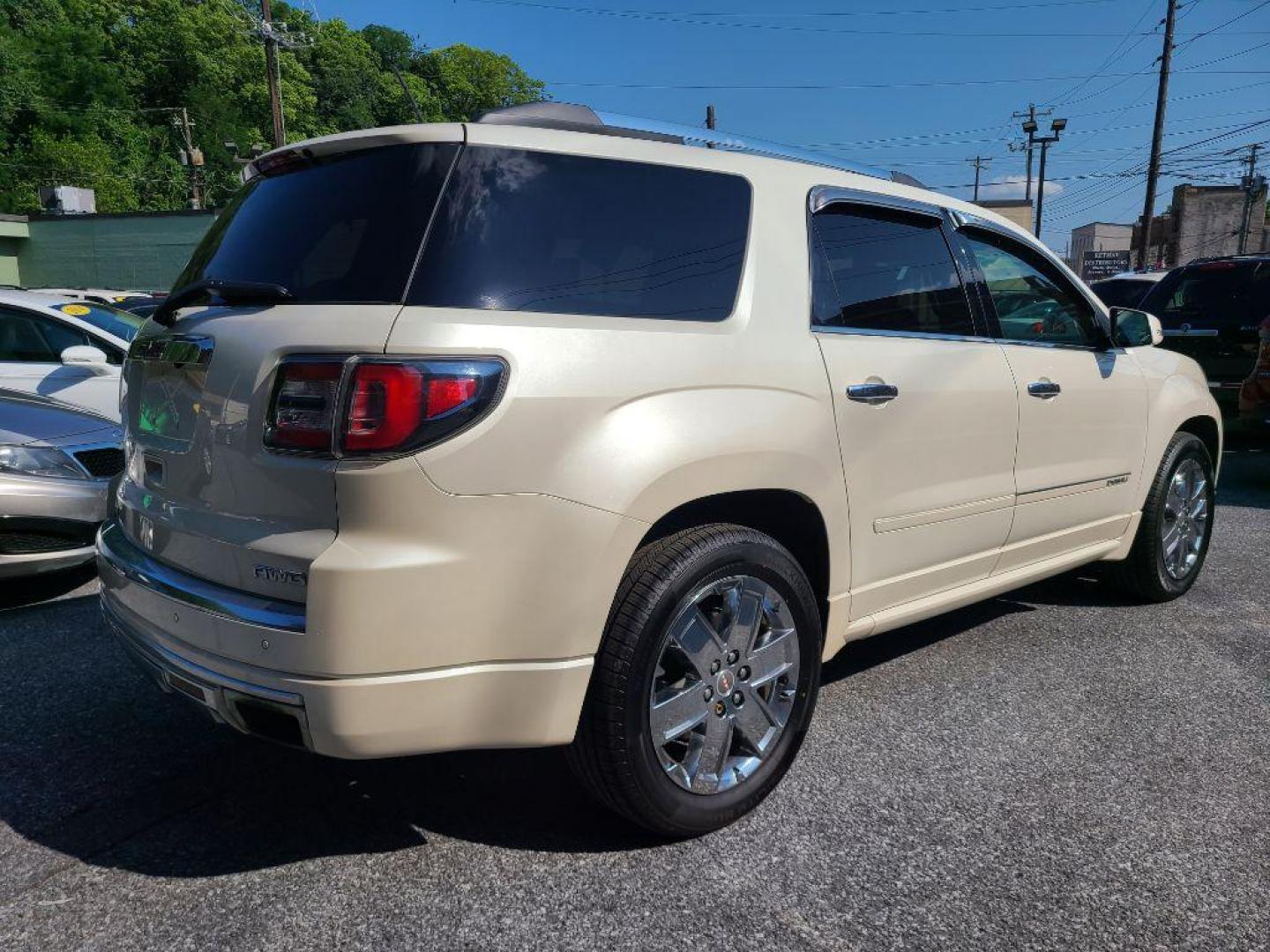2015 WHITE GMC ACADIA DENALI (1GKKVTKD7FJ) with an 3.6L engine, Automatic transmission, located at 7981 Paxton Street, Harrisburg, PA, 17111, (717) 561-2926, 40.261490, -76.749229 - WE FINANCE!!! Good Credit/ Bad Credit/ No Credit - ALL Trade-Ins Welcomed!!! ***Guaranteed Credit Approval*** APPLY ONLINE or CALL us TODAY ;) Internet Prices and Marketplace Prices are SPECIAL discounted ***CASH DEALS*** Retail Prices are higher. Please call us to discuss your cash and finan - Photo#4