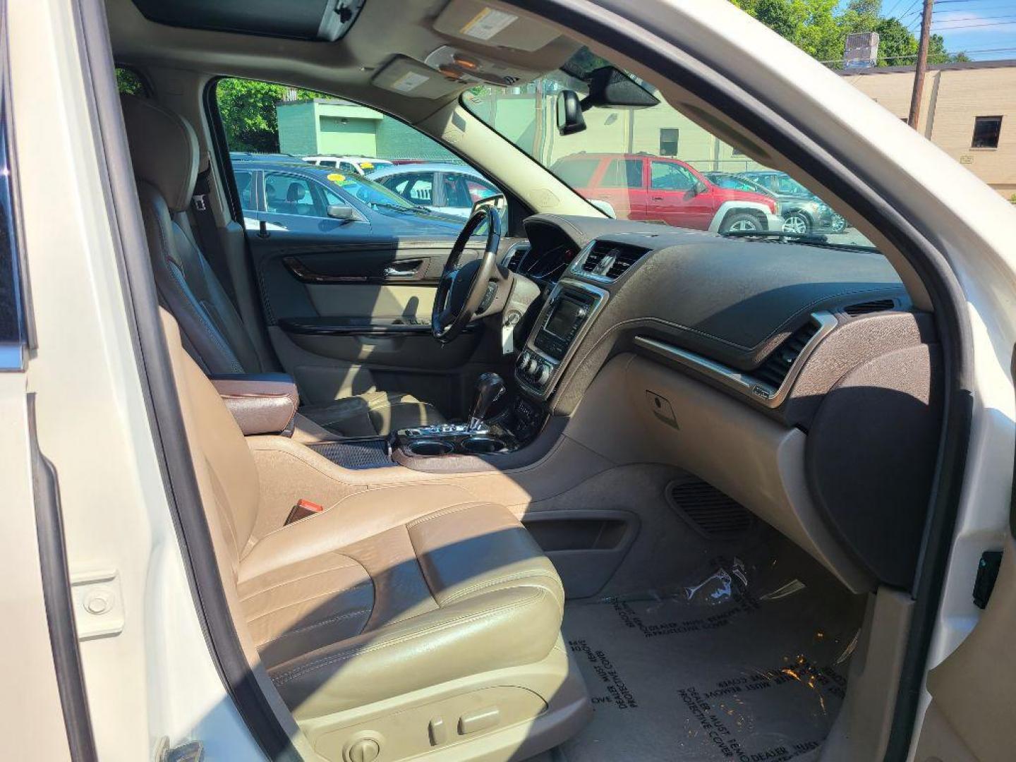 2015 WHITE GMC ACADIA DENALI (1GKKVTKD7FJ) with an 3.6L engine, Automatic transmission, located at 7981 Paxton Street, Harrisburg, PA, 17111, (717) 561-2926, 40.261490, -76.749229 - WE FINANCE!!! Good Credit/ Bad Credit/ No Credit - ALL Trade-Ins Welcomed!!! ***Guaranteed Credit Approval*** APPLY ONLINE or CALL us TODAY ;) Internet Prices and Marketplace Prices are SPECIAL discounted ***CASH DEALS*** Retail Prices are higher. Please call us to discuss your cash and finan - Photo#11