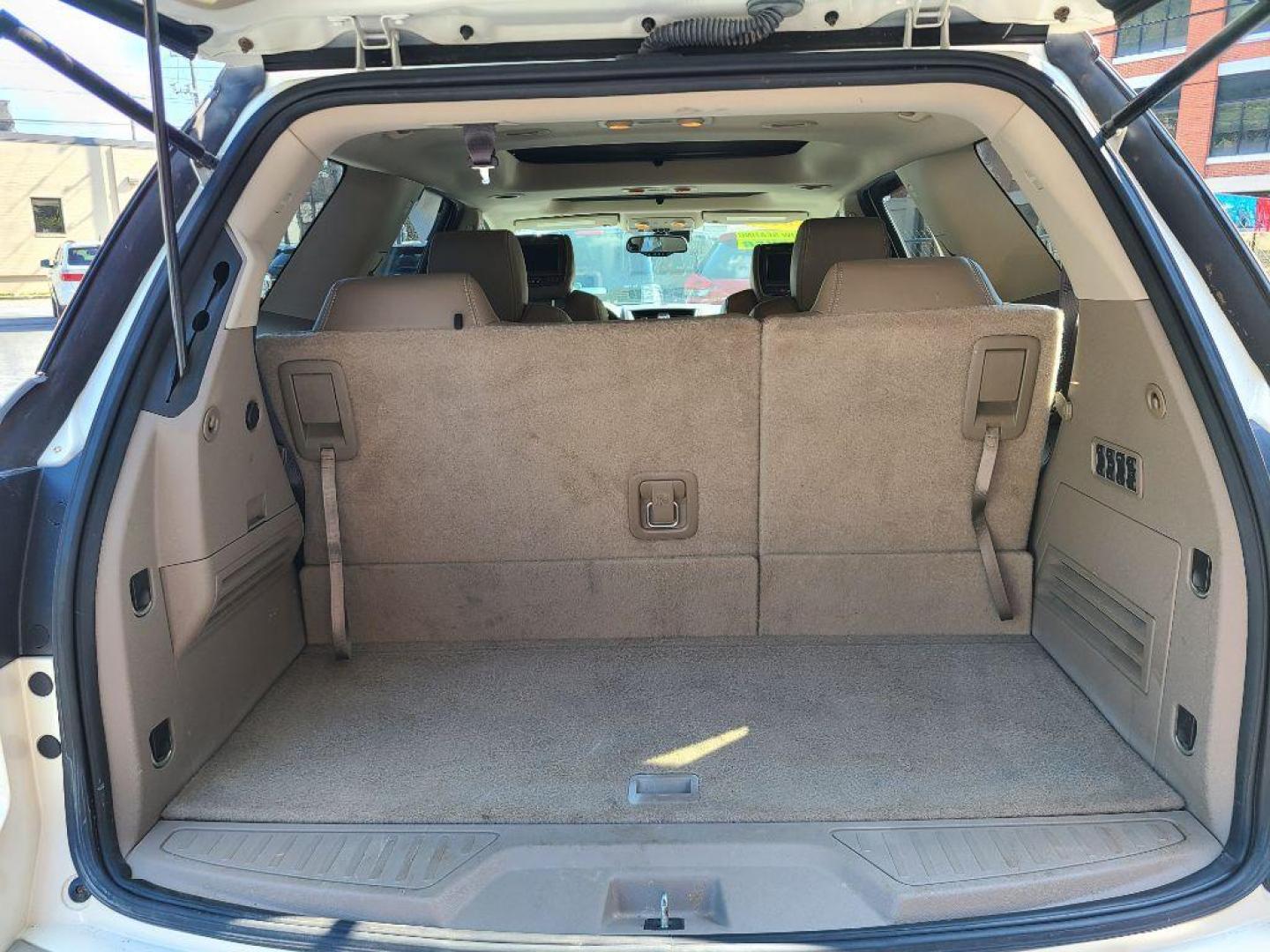 2015 WHITE GMC ACADIA DENALI (1GKKVTKD7FJ) with an 3.6L engine, Automatic transmission, located at 7981 Paxton Street, Harrisburg, PA, 17111, (717) 561-2926, 40.261490, -76.749229 - WE FINANCE!!! Good Credit/ Bad Credit/ No Credit - ALL Trade-Ins Welcomed!!! ***Guaranteed Credit Approval*** APPLY ONLINE or CALL us TODAY ;) Internet Prices and Marketplace Prices are SPECIAL discounted ***CASH DEALS*** Retail Prices are higher. Please call us to discuss your cash and finan - Photo#16