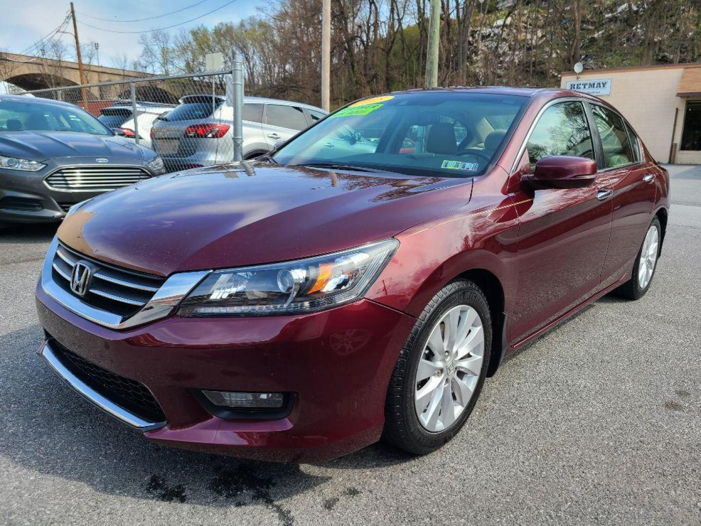 2015 BURG HONDA ACCORD EXL (1HGCR2F88FA) with an 2.4L engine, Continuously Variable transmission, located at 117 North Cameron Street, Harrisburg, PA, 17101, (717) 963-8962, 40.266762, -76.875259 - WE FINANCE!!! Good Credit/ Bad Credit/ No Credit - ALL Trade-Ins Welcomed!!! ***Guaranteed Credit Approval*** APPLY ONLINE or CALL us TODAY ;) Internet Prices and Marketplace Prices are SPECIAL discounted ***CASH DEALS*** Retail Prices are higher. Please call us to discuss your cash and finan - Photo#0