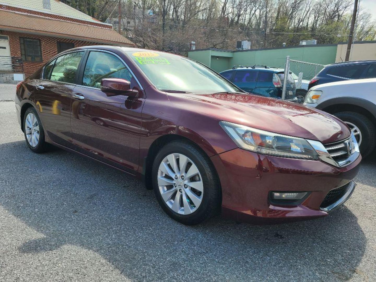 2015 BURG HONDA ACCORD EXL (1HGCR2F88FA) with an 2.4L engine, Continuously Variable transmission, located at 117 North Cameron Street, Harrisburg, PA, 17101, (717) 963-8962, 40.266762, -76.875259 - WE FINANCE!!! Good Credit/ Bad Credit/ No Credit - ALL Trade-Ins Welcomed!!! ***Guaranteed Credit Approval*** APPLY ONLINE or CALL us TODAY ;) Internet Prices and Marketplace Prices are SPECIAL discounted ***CASH DEALS*** Retail Prices are higher. Please call us to discuss your cash and finan - Photo#6