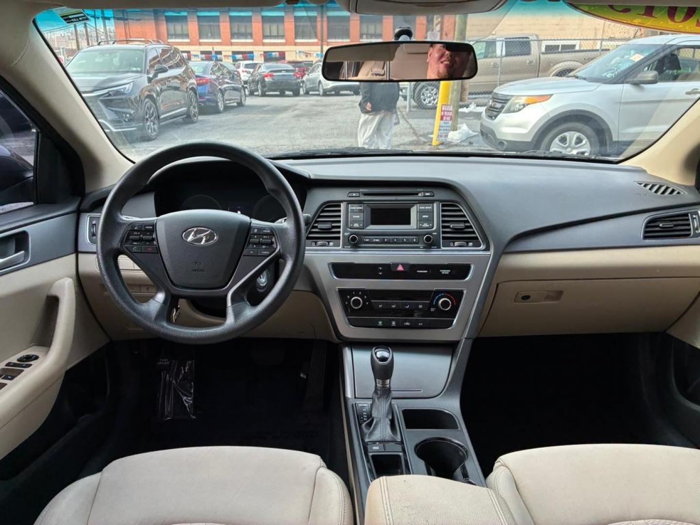 2015 BROWN HYUNDAI SONATA SE (5NPE24AF2FH) with an 2.4L engine, Automatic transmission, located at 117 North Cameron Street, Harrisburg, PA, 17101, (717) 963-8962, 40.266762, -76.875259 - WE FINANCE!!! Good Credit/ Challenged Credit/ No Credit - ALL Trade-Ins Welcomed!!! APPLY ONLINE or CALL us TODAY ;) Please call us to discuss your cash and/or financing options. - Photo#12