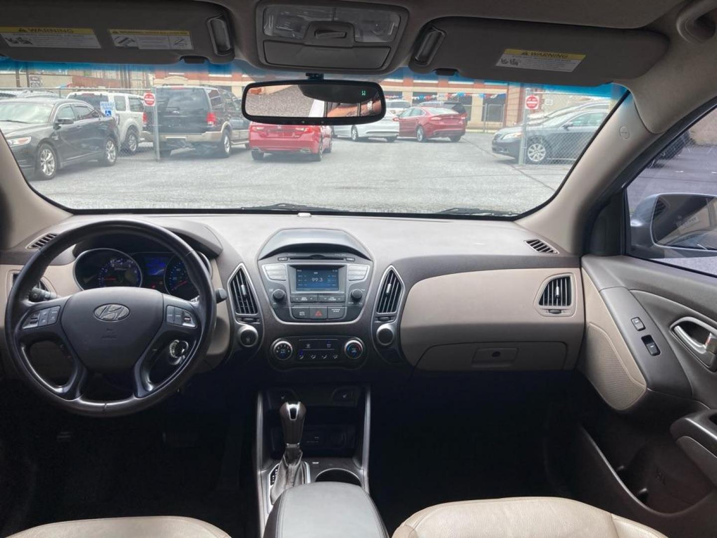 2015 SILVER HYUNDAI TUCSON LIMITED (KM8JUCAG1FU) with an 2.4L engine, Automatic transmission, located at 7981 Paxton Street, Harrisburg, PA, 17111, (717) 561-2926, 40.261490, -76.749229 - WE FINANCE!!! Good Credit/ Bad Credit/ No Credit - ALL Trade-Ins Welcomed!!! ***Guaranteed Credit Approval*** APPLY ONLINE or CALL us TODAY ;) Internet Prices and Marketplace Prices are SPECIAL discounted ***CASH DEALS*** Retail Prices are higher. Please call us to discuss your cash and finan - Photo#12