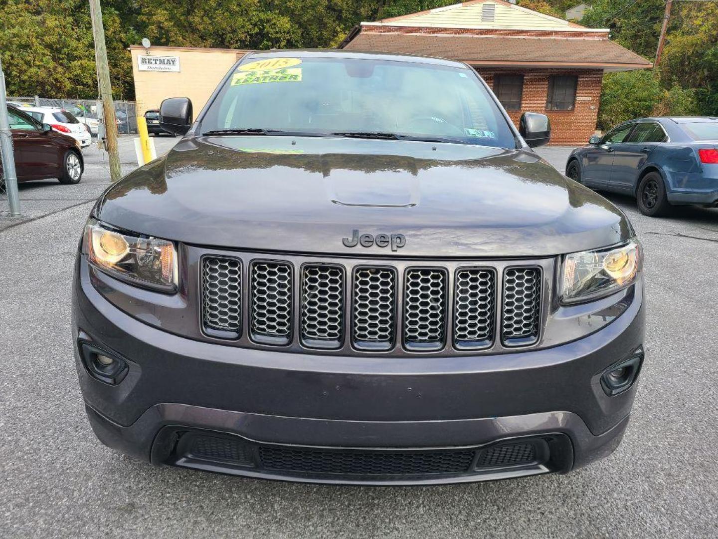 2015 GRAY JEEP GRAND CHEROKEE LAREDO (1C4RJFAG5FC) with an 3.6L engine, Automatic transmission, located at 117 North Cameron Street, Harrisburg, PA, 17101, (717) 963-8962, 40.266762, -76.875259 - WE FINANCE!!! Good Credit/ Bad Credit/ No Credit - ALL Trade-Ins Welcomed!!! ***Guaranteed Credit Approval*** APPLY ONLINE or CALL us TODAY ;) Please call us to discuss your cash and financing options. - Photo#7