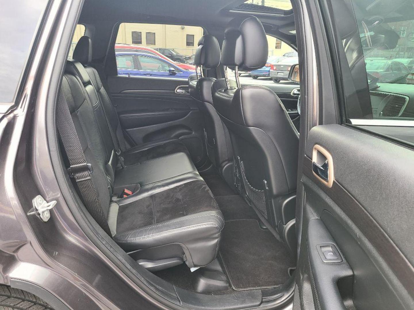 2015 GRAY JEEP GRAND CHEROKEE LAREDO (1C4RJFAG5FC) with an 3.6L engine, Automatic transmission, located at 117 North Cameron Street, Harrisburg, PA, 17101, (717) 963-8962, 40.266762, -76.875259 - WE FINANCE!!! Good Credit/ Bad Credit/ No Credit - ALL Trade-Ins Welcomed!!! ***Guaranteed Credit Approval*** APPLY ONLINE or CALL us TODAY ;) Please call us to discuss your cash and financing options. - Photo#11