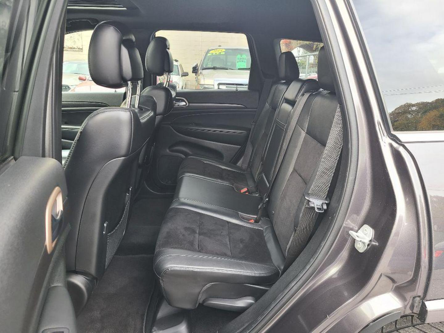 2015 GRAY JEEP GRAND CHEROKEE LAREDO (1C4RJFAG5FC) with an 3.6L engine, Automatic transmission, located at 117 North Cameron Street, Harrisburg, PA, 17101, (717) 963-8962, 40.266762, -76.875259 - WE FINANCE!!! Good Credit/ Bad Credit/ No Credit - ALL Trade-Ins Welcomed!!! ***Guaranteed Credit Approval*** APPLY ONLINE or CALL us TODAY ;) Please call us to discuss your cash and financing options. - Photo#13