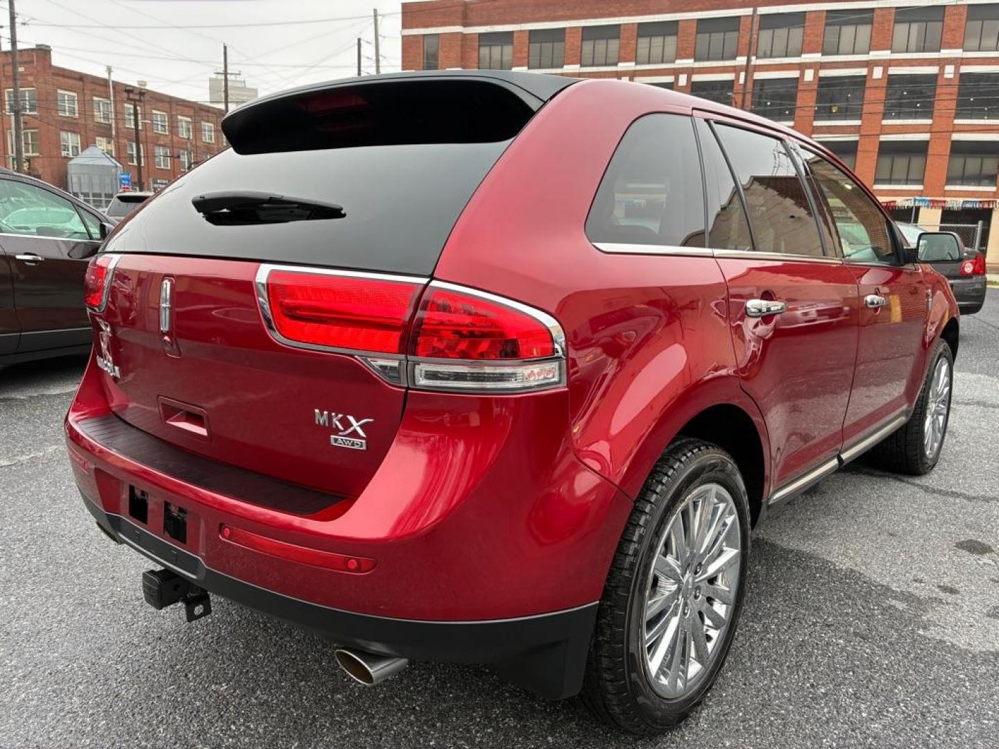 2015 RED LINCOLN MKX (2LMDJ8JK0FB) with an 3.7L engine, Automatic transmission, located at 117 North Cameron Street, Harrisburg, PA, 17101, (717) 963-8962, 40.266762, -76.875259 - WE FINANCE!!! Good Credit/ Challenged Credit/ No Credit - ALL Trade-Ins Welcomed!!! APPLY ONLINE or CALL us TODAY ;) Please call us to discuss your cash and/or financing options. - Photo#4