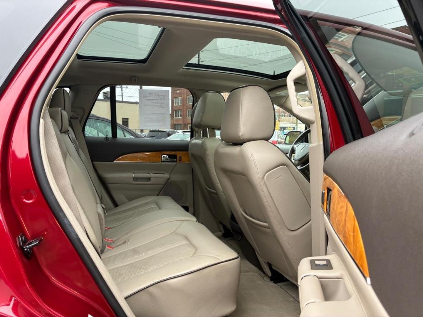 2015 RED LINCOLN MKX (2LMDJ8JK0FB) with an 3.7L engine, Automatic transmission, located at 117 North Cameron Street, Harrisburg, PA, 17101, (717) 963-8962, 40.266762, -76.875259 - WE FINANCE!!! Good Credit/ Challenged Credit/ No Credit - ALL Trade-Ins Welcomed!!! APPLY ONLINE or CALL us TODAY ;) Please call us to discuss your cash and/or financing options. - Photo#9