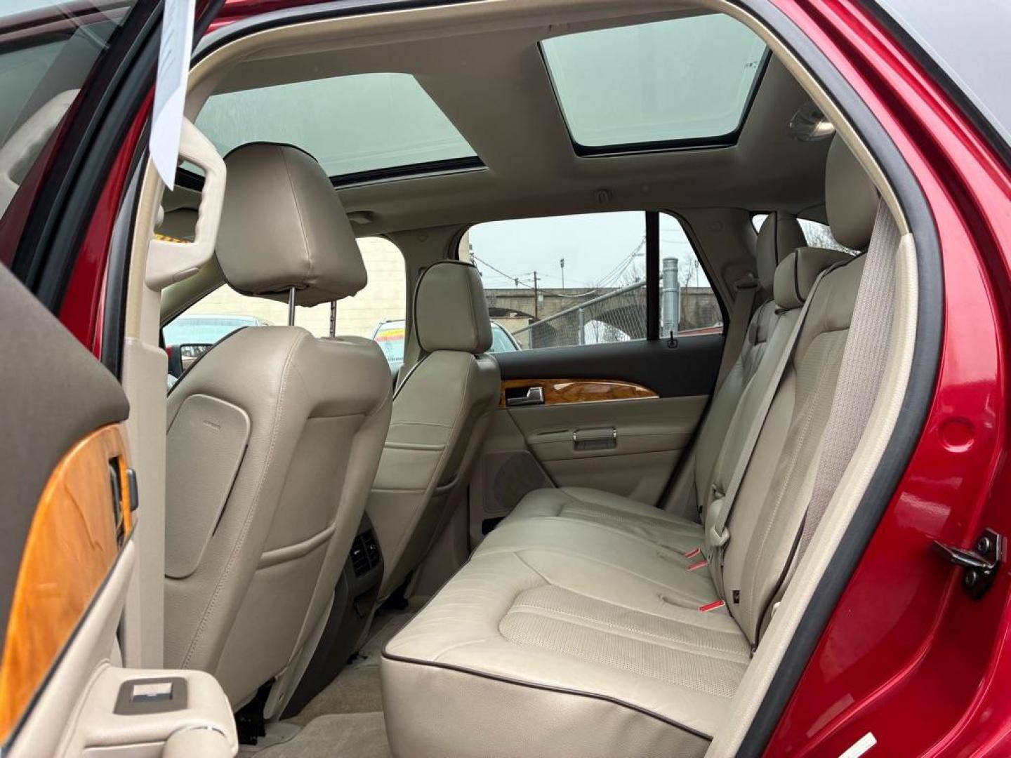 2015 RED LINCOLN MKX (2LMDJ8JK0FB) with an 3.7L engine, Automatic transmission, located at 117 North Cameron Street, Harrisburg, PA, 17101, (717) 963-8962, 40.266762, -76.875259 - WE FINANCE!!! Good Credit/ Challenged Credit/ No Credit - ALL Trade-Ins Welcomed!!! APPLY ONLINE or CALL us TODAY ;) Please call us to discuss your cash and/or financing options. - Photo#11